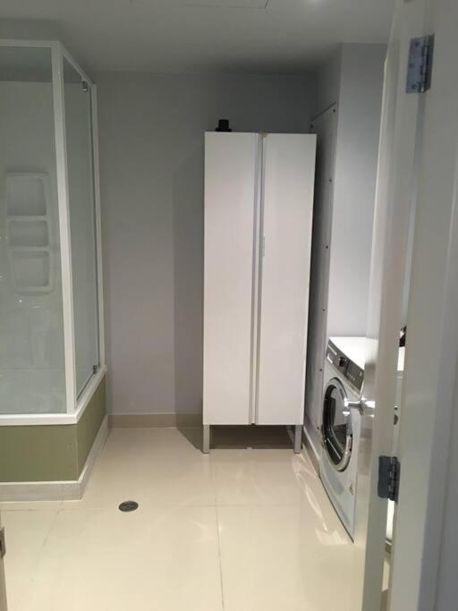 Outstanding Central Lambton Quay Apartment