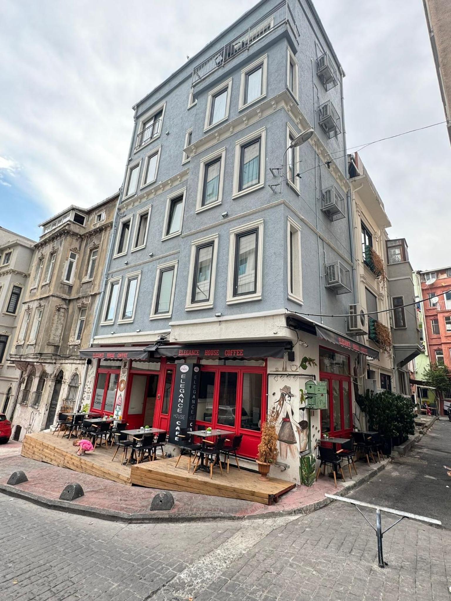 Elegance House Hotel