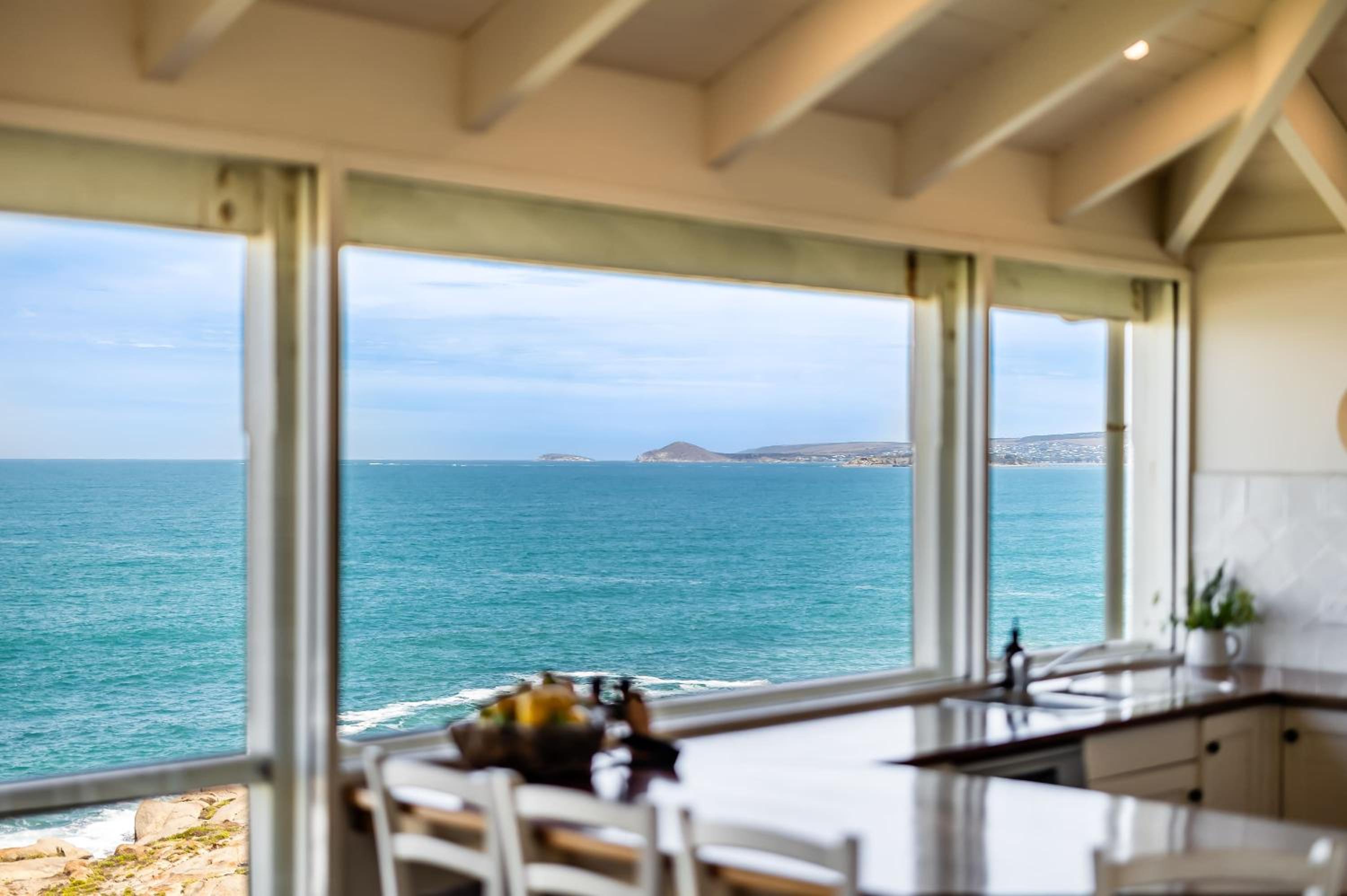 St Helens - Absolute Ocean Frontage - 1 The Strand Port Elliot- Linen Included