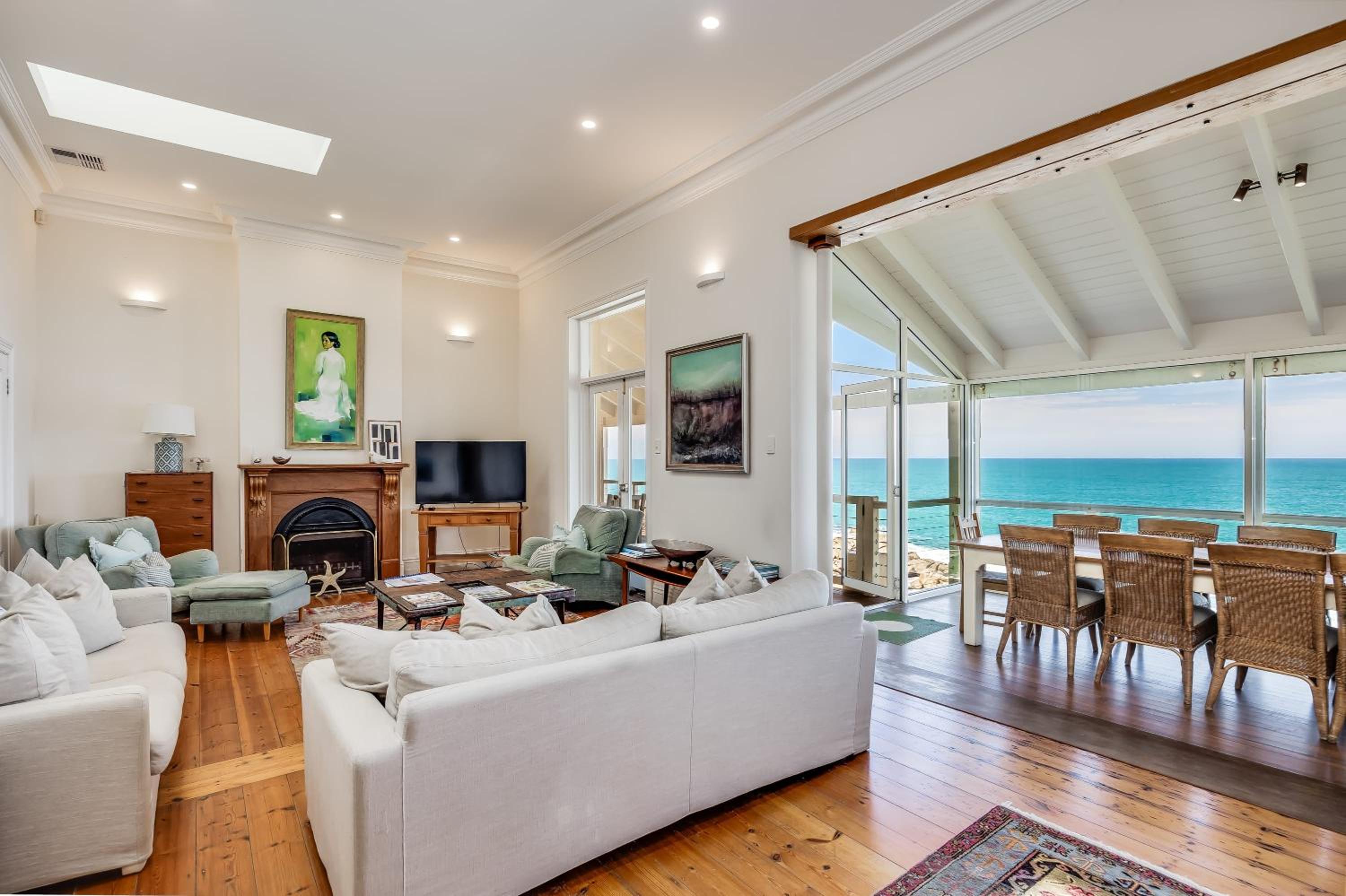 St Helens - Absolute Ocean Frontage - 1 The Strand Port Elliot- Linen Included
