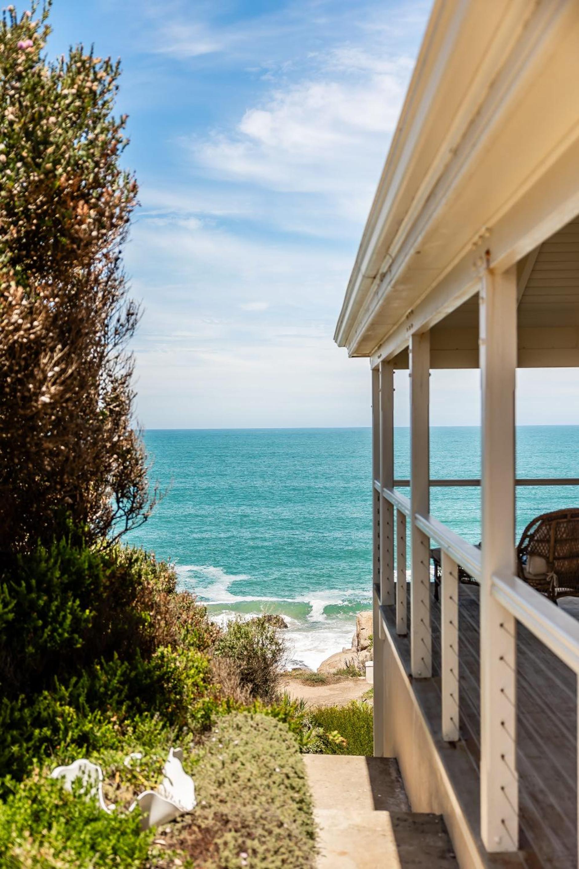 St Helens - Absolute Ocean Frontage - 1 The Strand Port Elliot- Linen Included