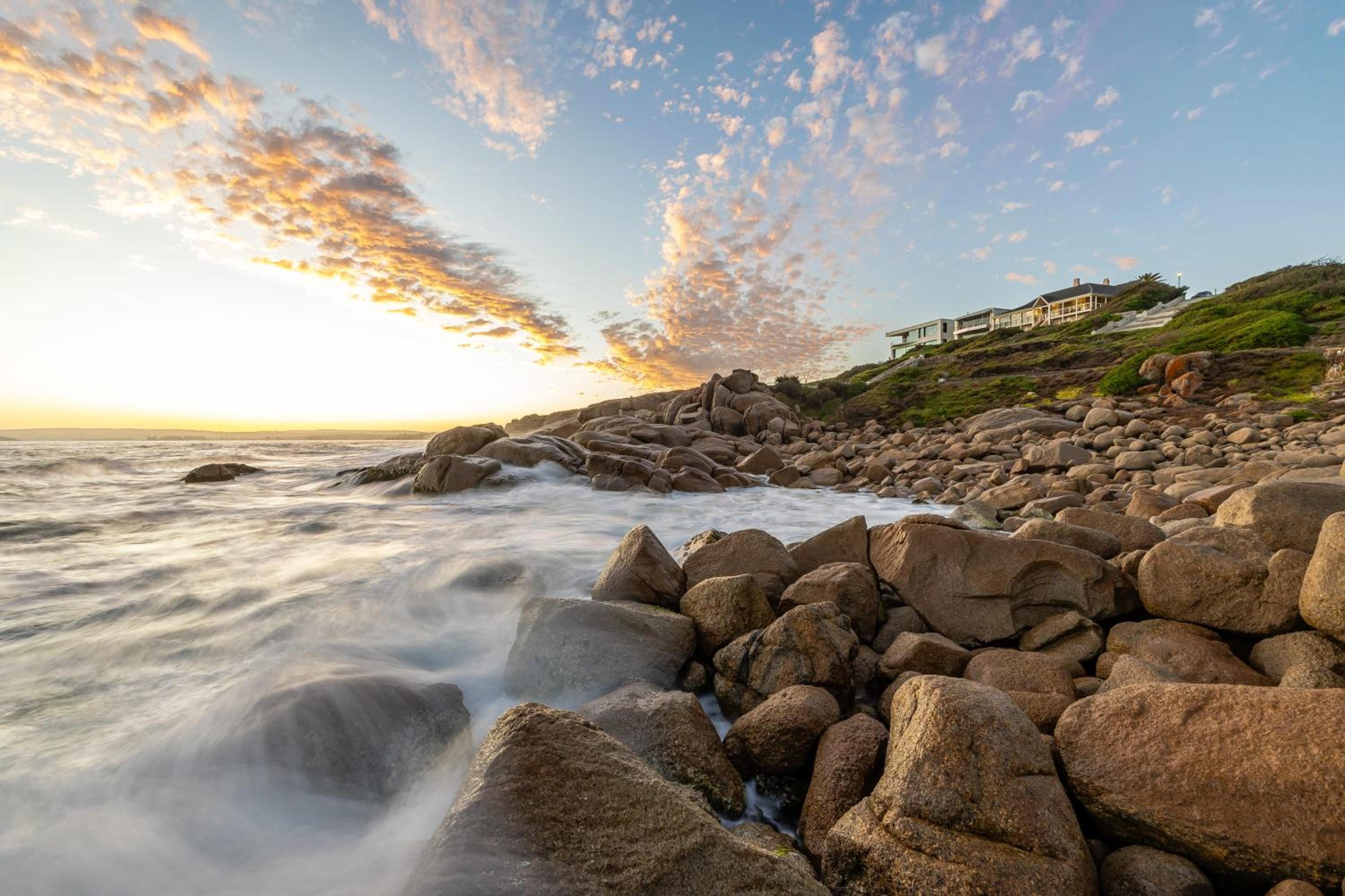 St Helens - Absolute Ocean Frontage - 1 The Strand Port Elliot- Linen Included