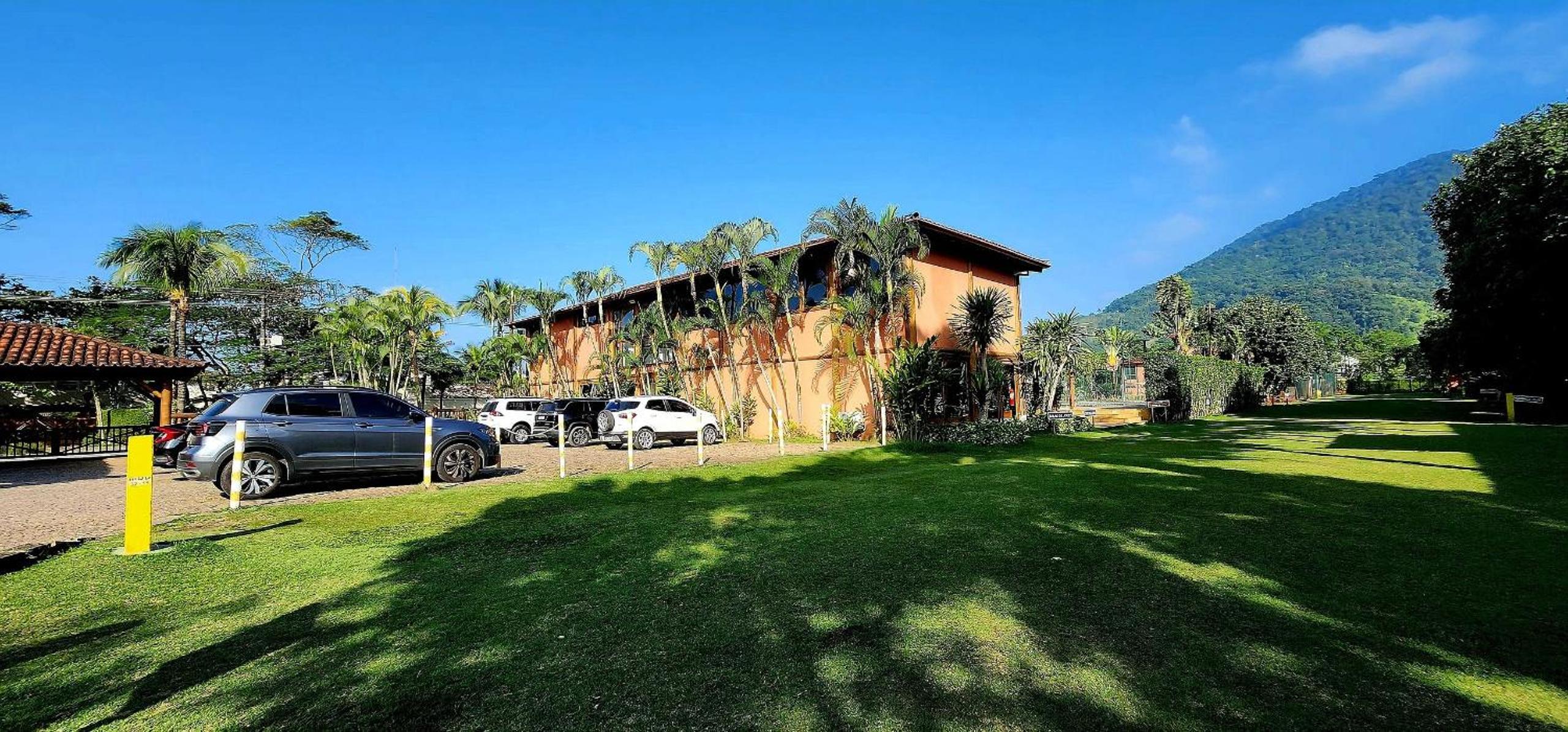 Hotel Bangalô Luxuoso Maresias 50m da praia - Image 1