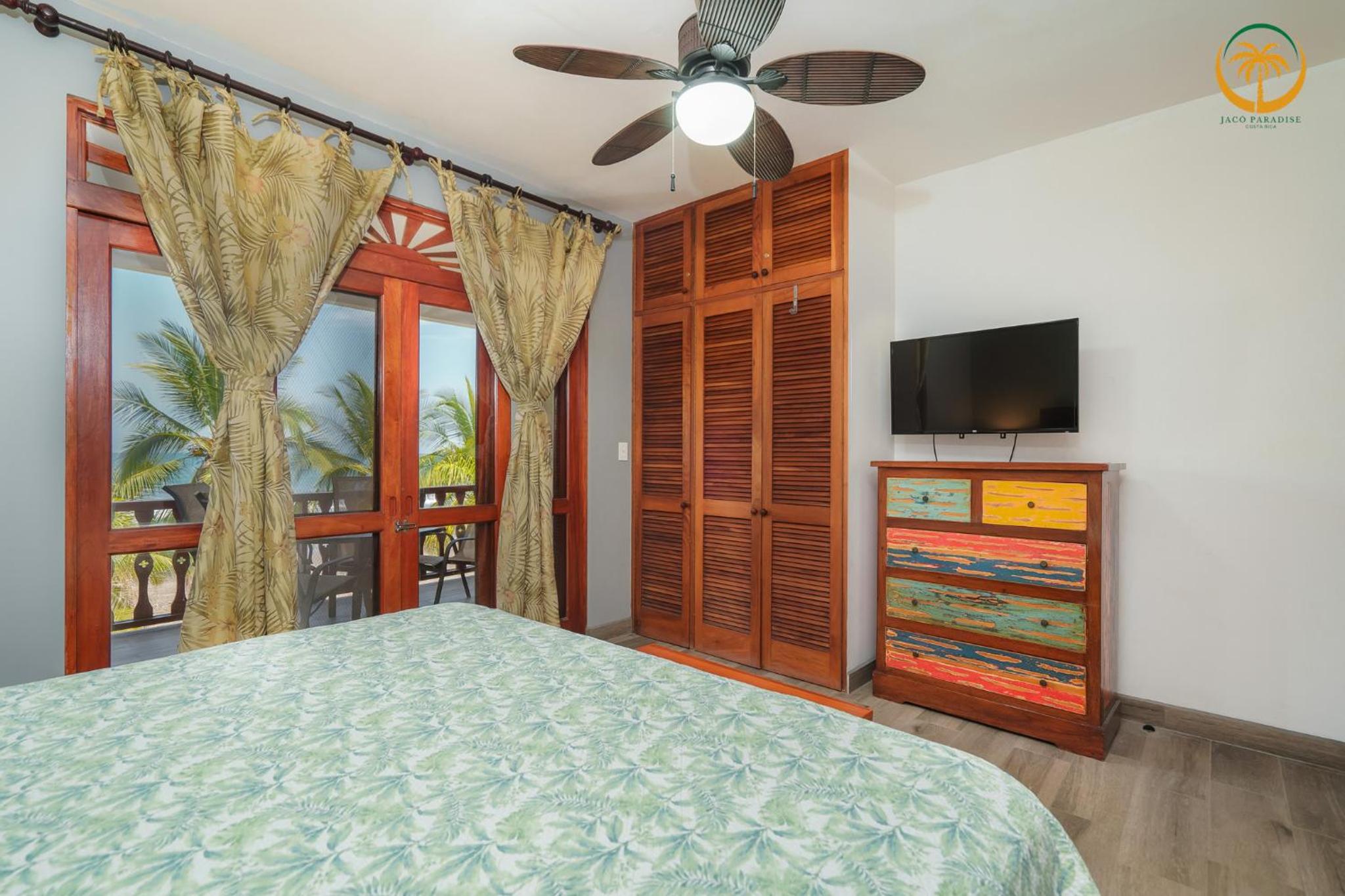 Condo Ocean front with Rooftop in Bahia Azul, Jaco Beach
