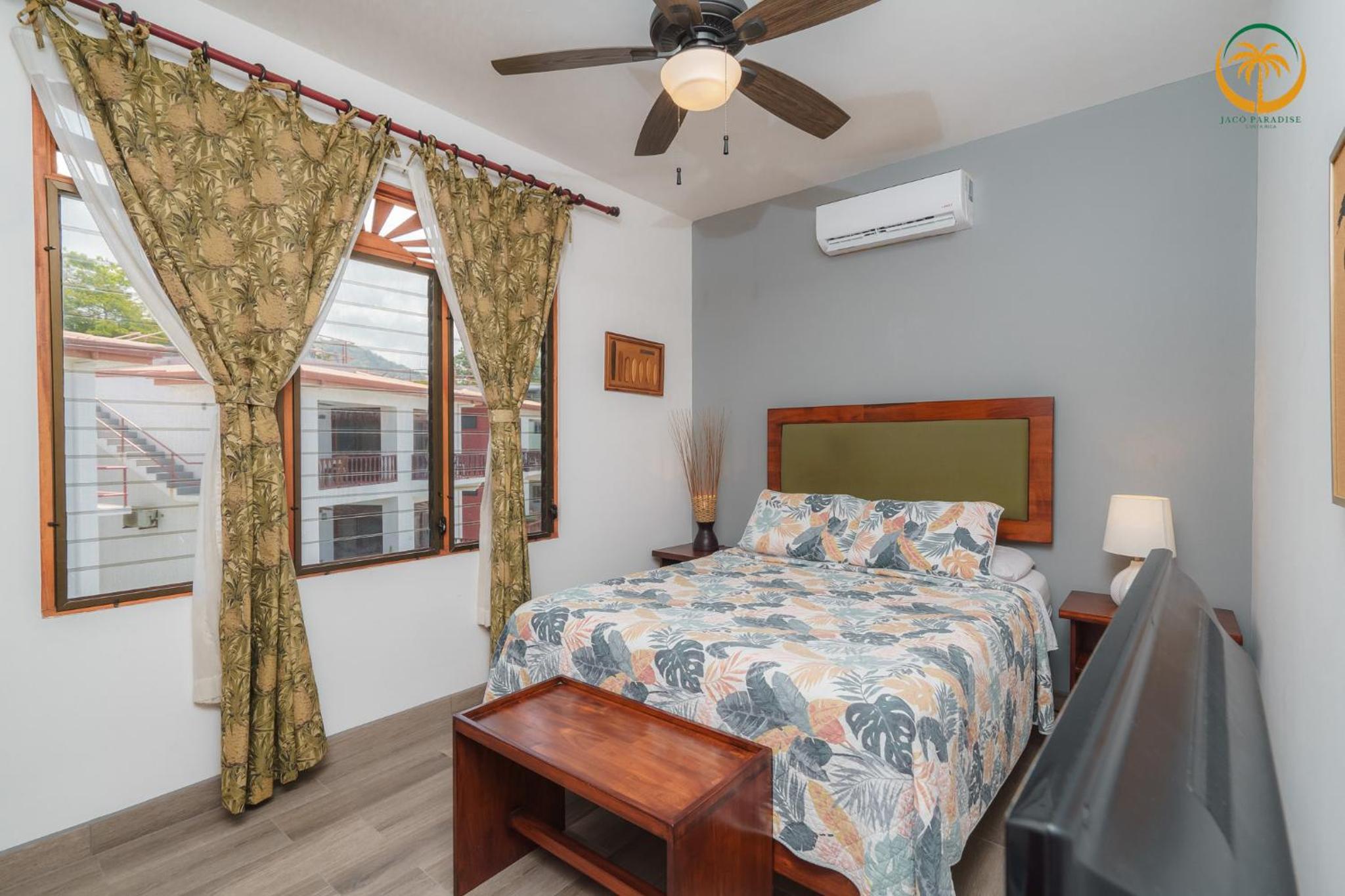 Condo Ocean front with Rooftop in Bahia Azul, Jaco Beach