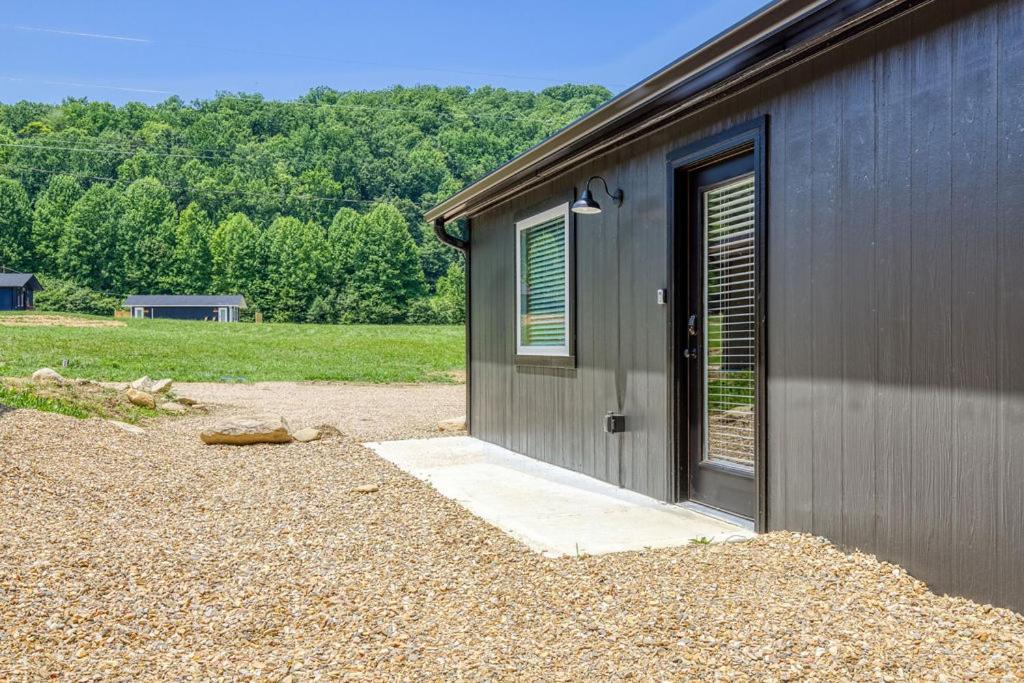 Serenity Cottage, Pickleball Court, Creek, WIFI, Mountain Views, Starting at 79
