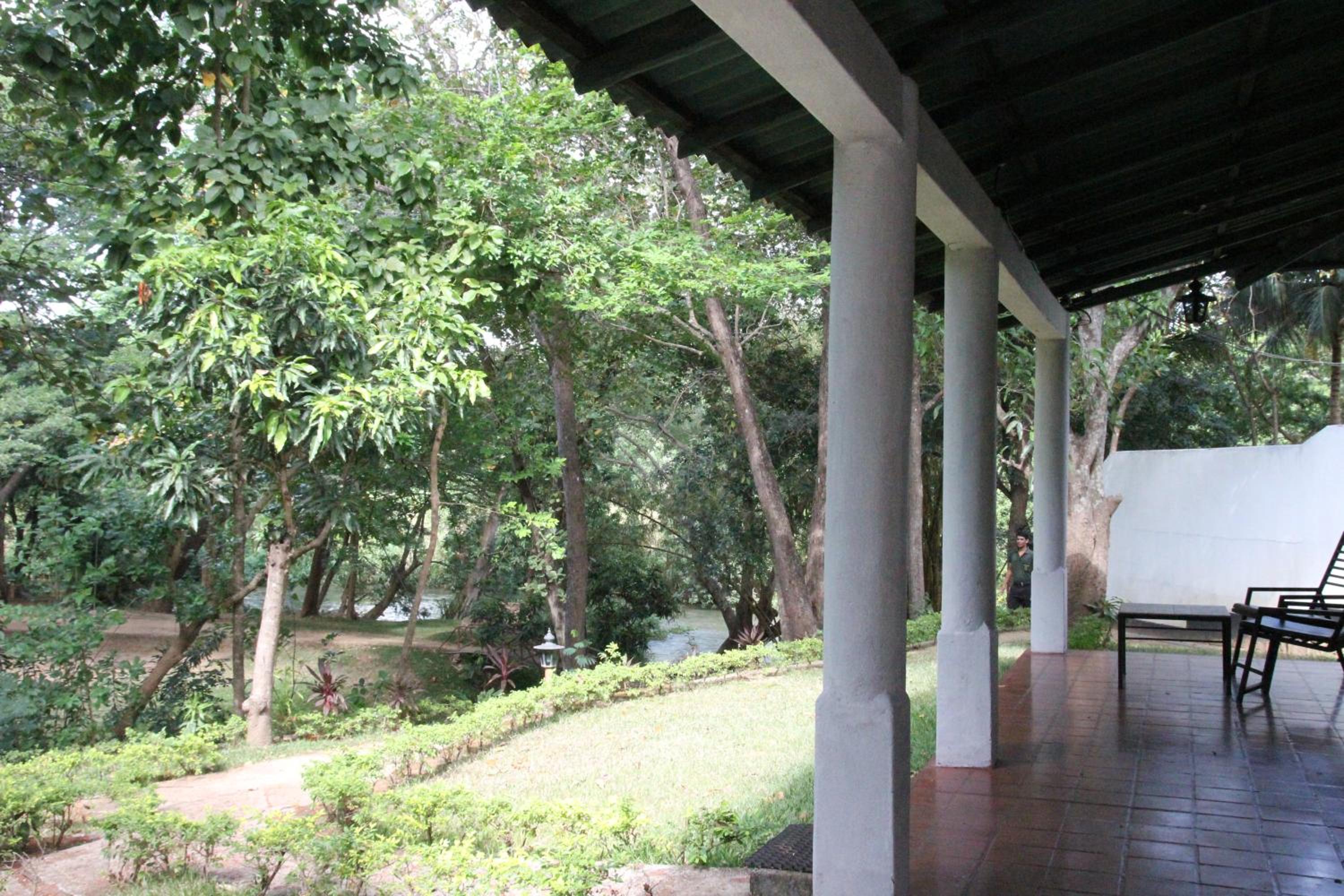 Dambulu Oya Family Park