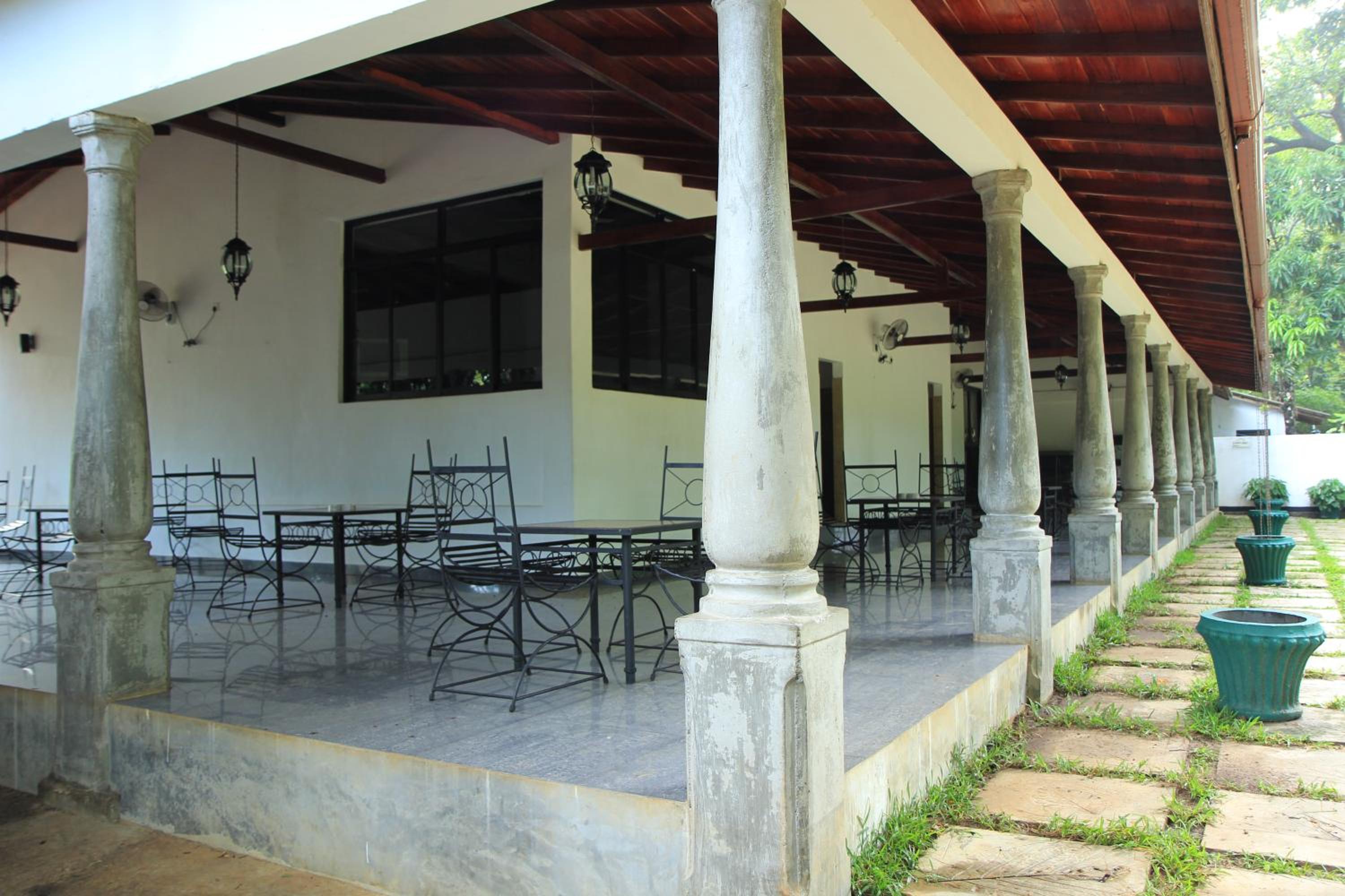 Dambulu Oya Family Park