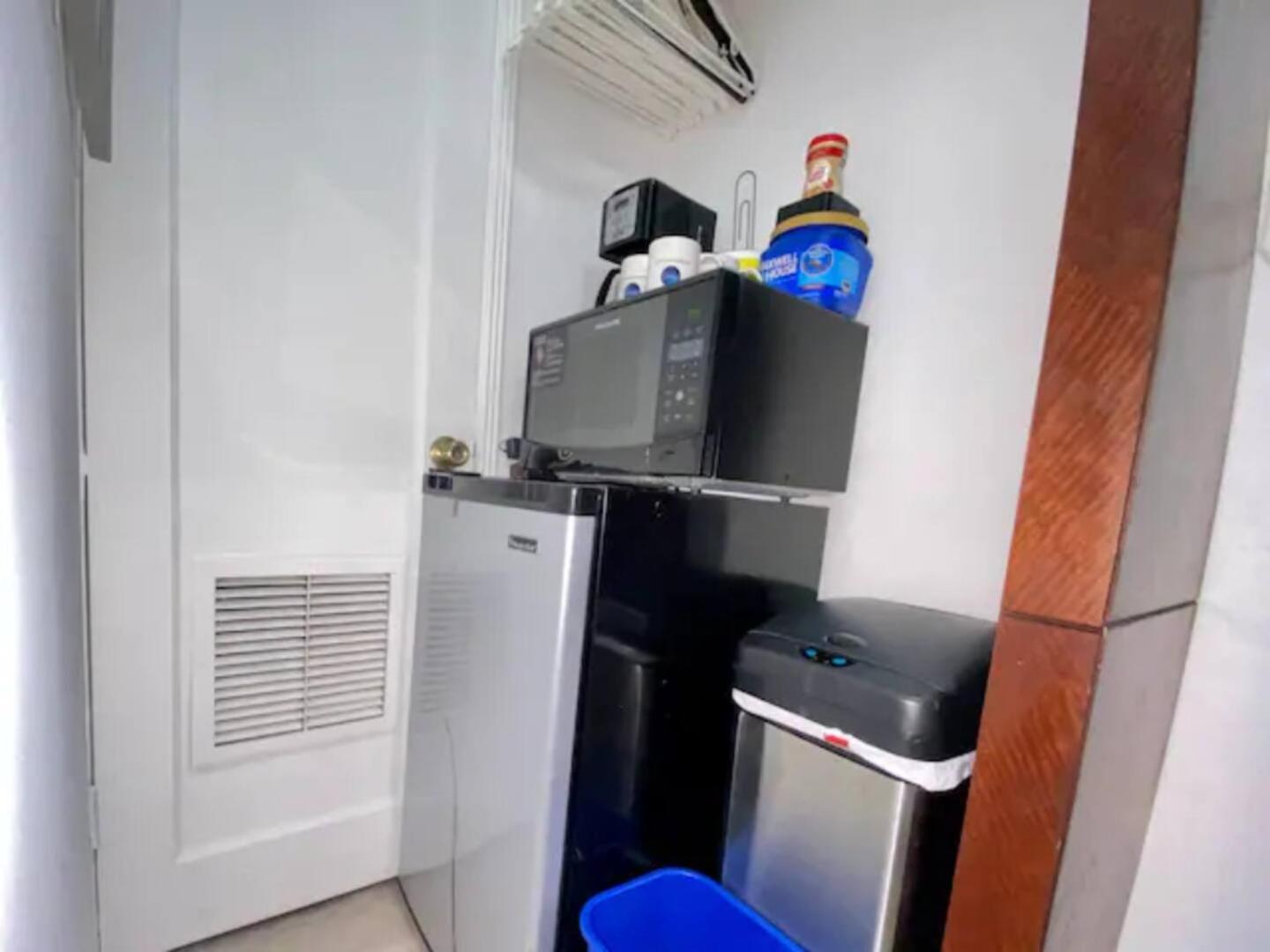 Private guest house in the heart of Miami! Surrounded by Miami's HOT spots!