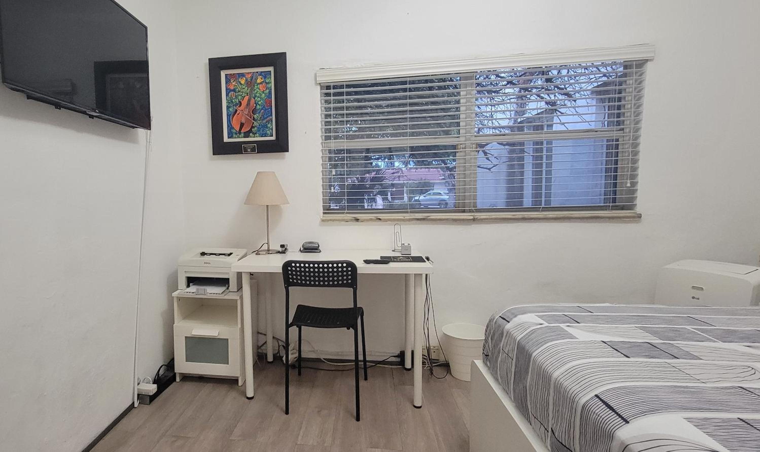 Private guest house in the heart of Miami! Surrounded by Miami's HOT spots!