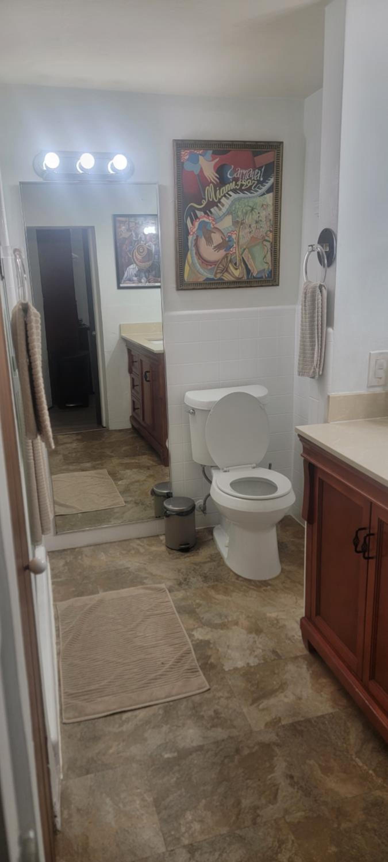 Private guest house in the heart of Miami! Surrounded by Miami's HOT spots!