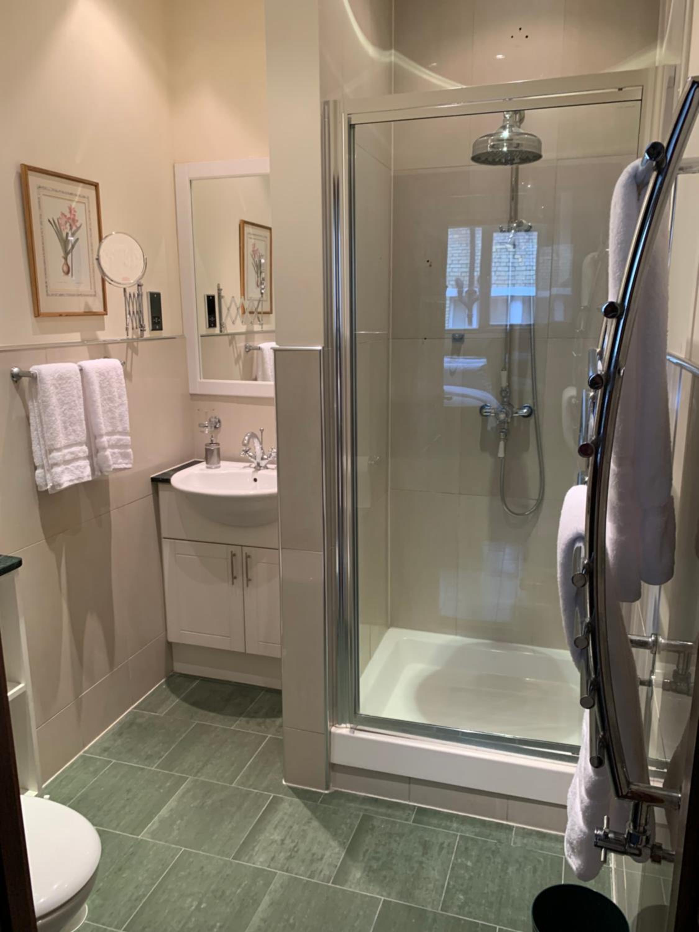 BAKER STREET 3 bedroom and 3 bathroom fabulous flat