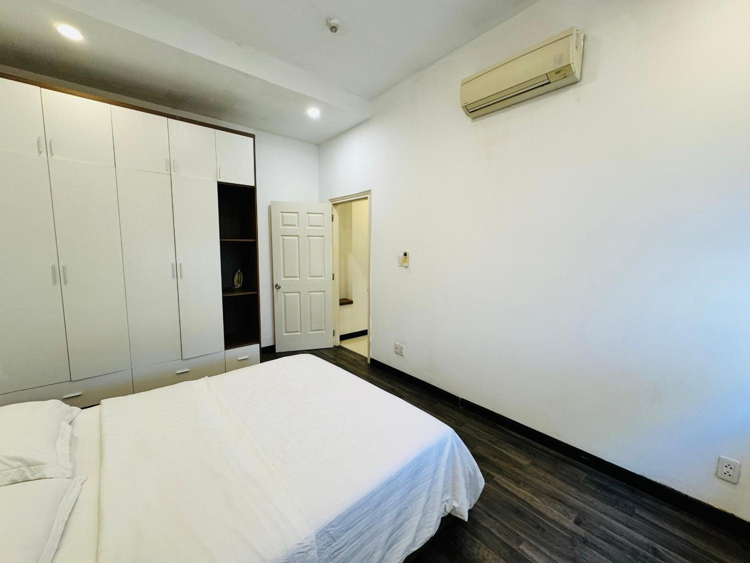 Pearl Service Apartment