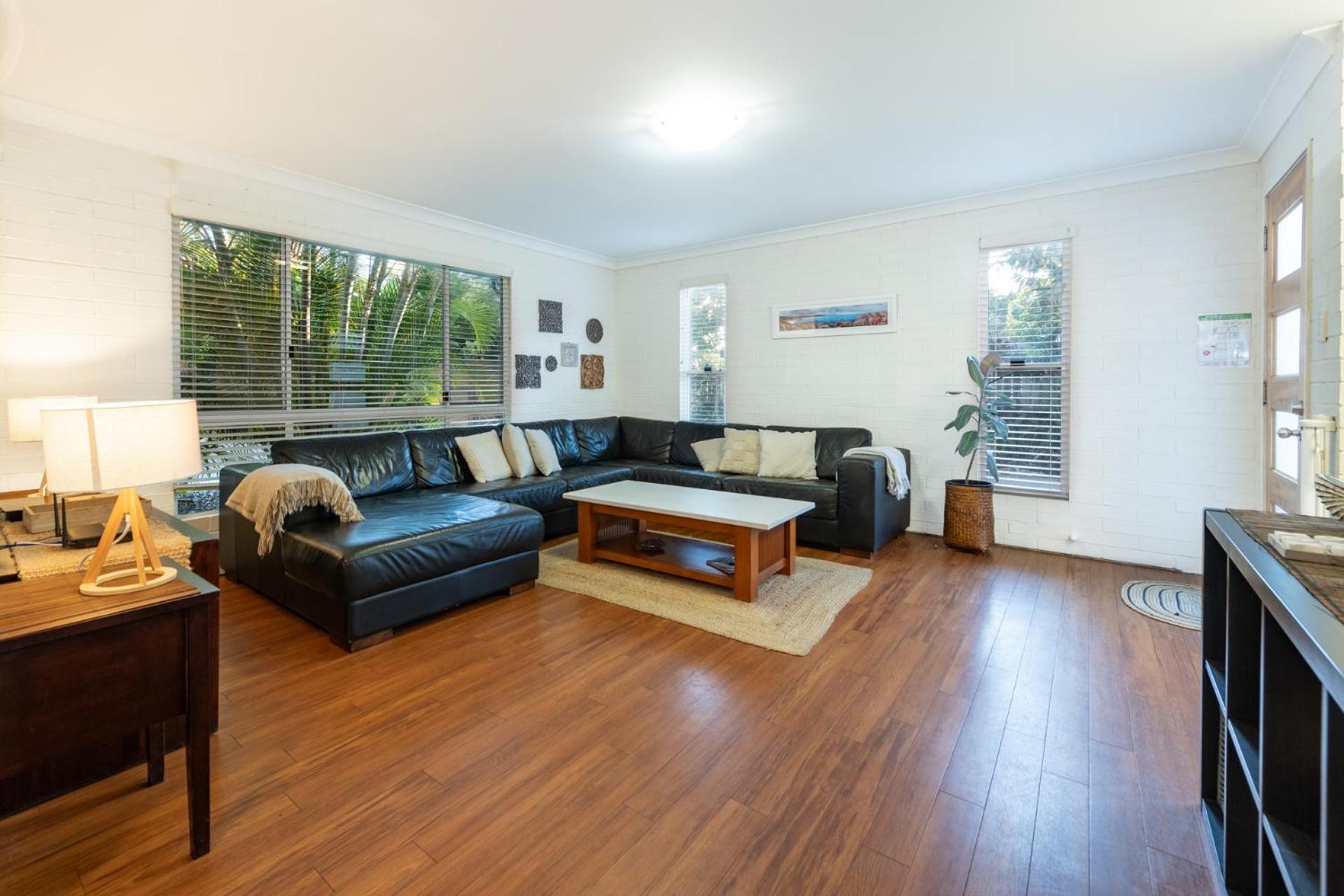 Shivas Byron - 2 - 3 Somerset Street