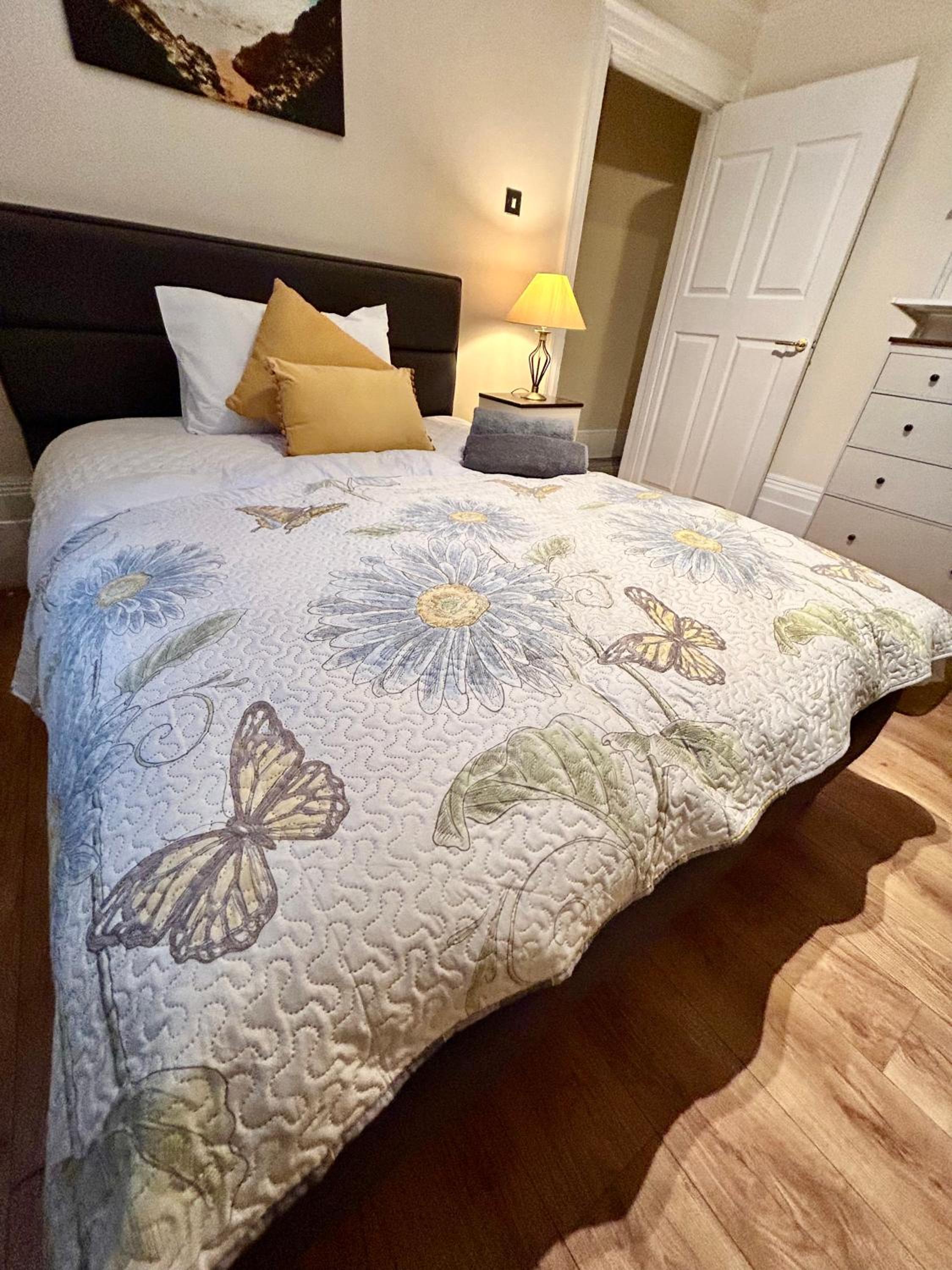 Charming 2 bedroom central London family home