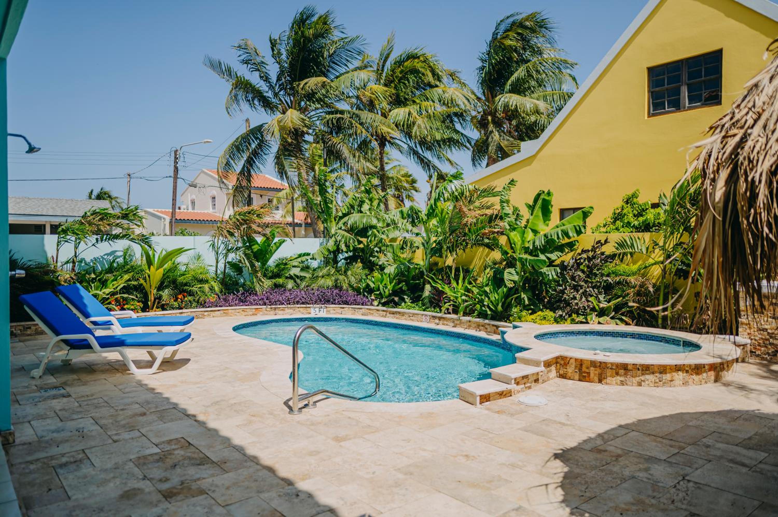 Wonderful 1-bedroom apartment 3 km from Eagle beach