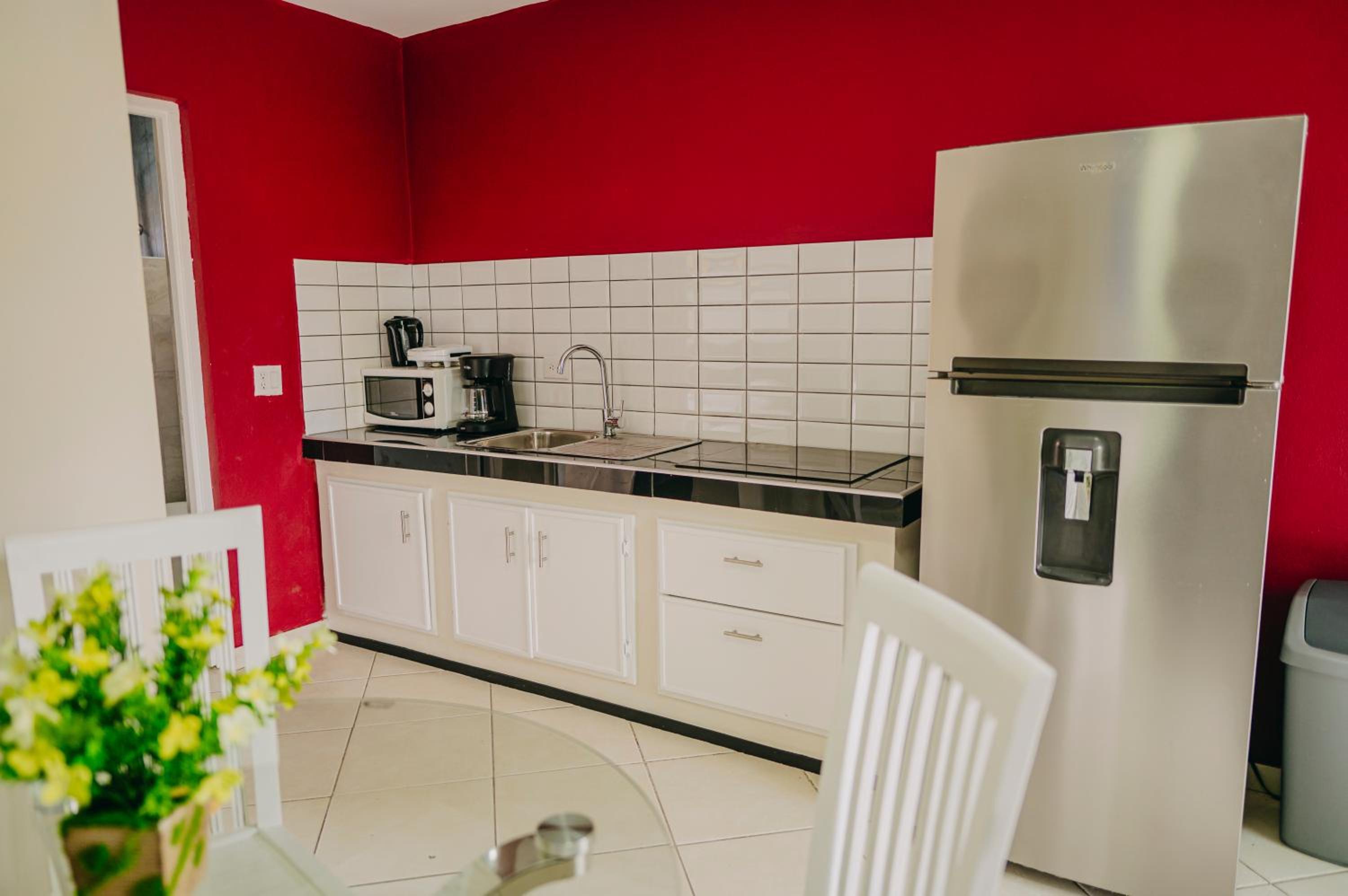 Wonderful 1-bedroom apartment 3 km from Eagle beach