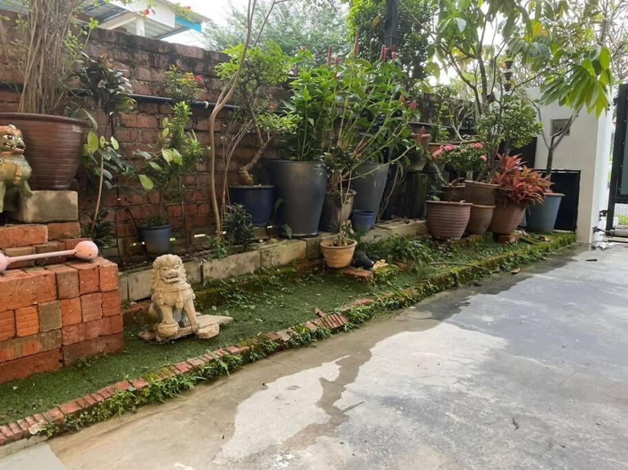 Charming Local Designer Home in Ipoh by Plush