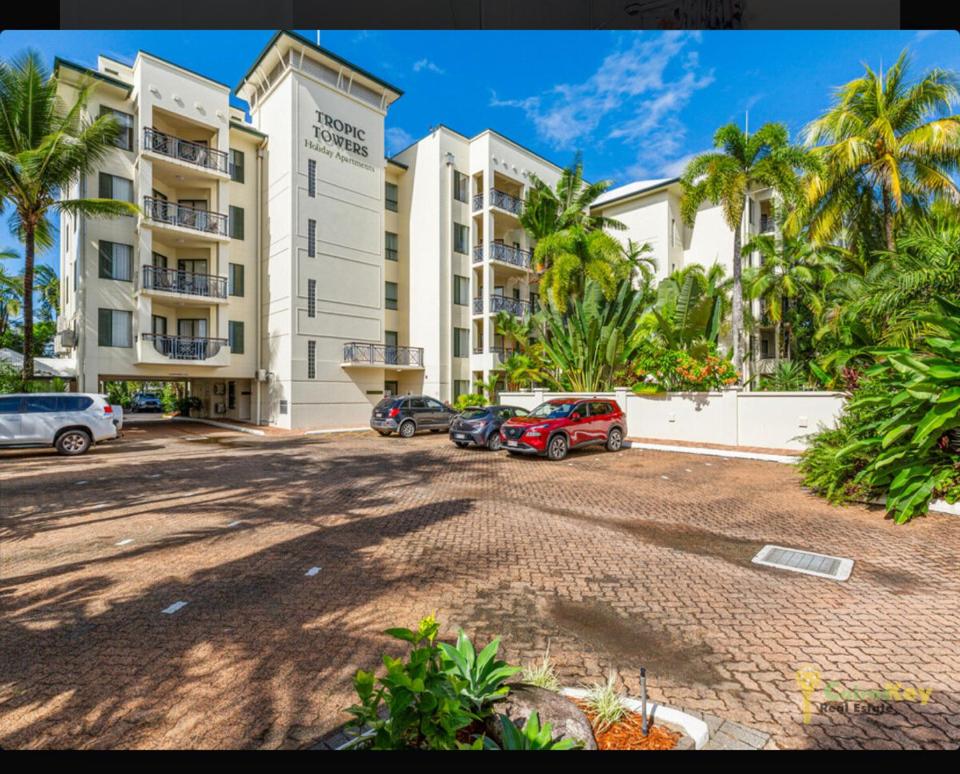 Tropical Apartment