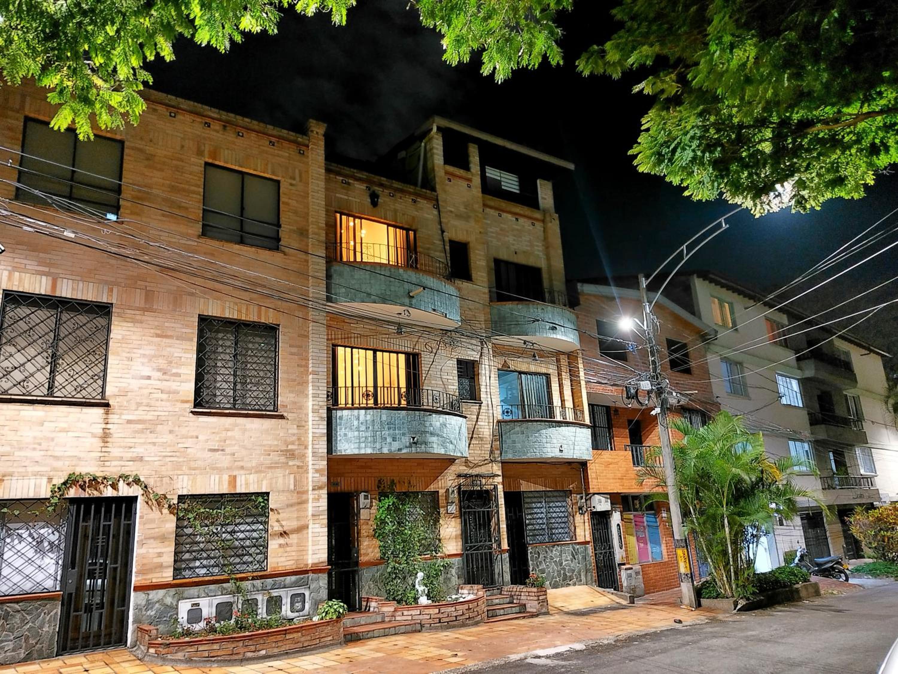 Apartaestudio - Laureles 103 Lycaste