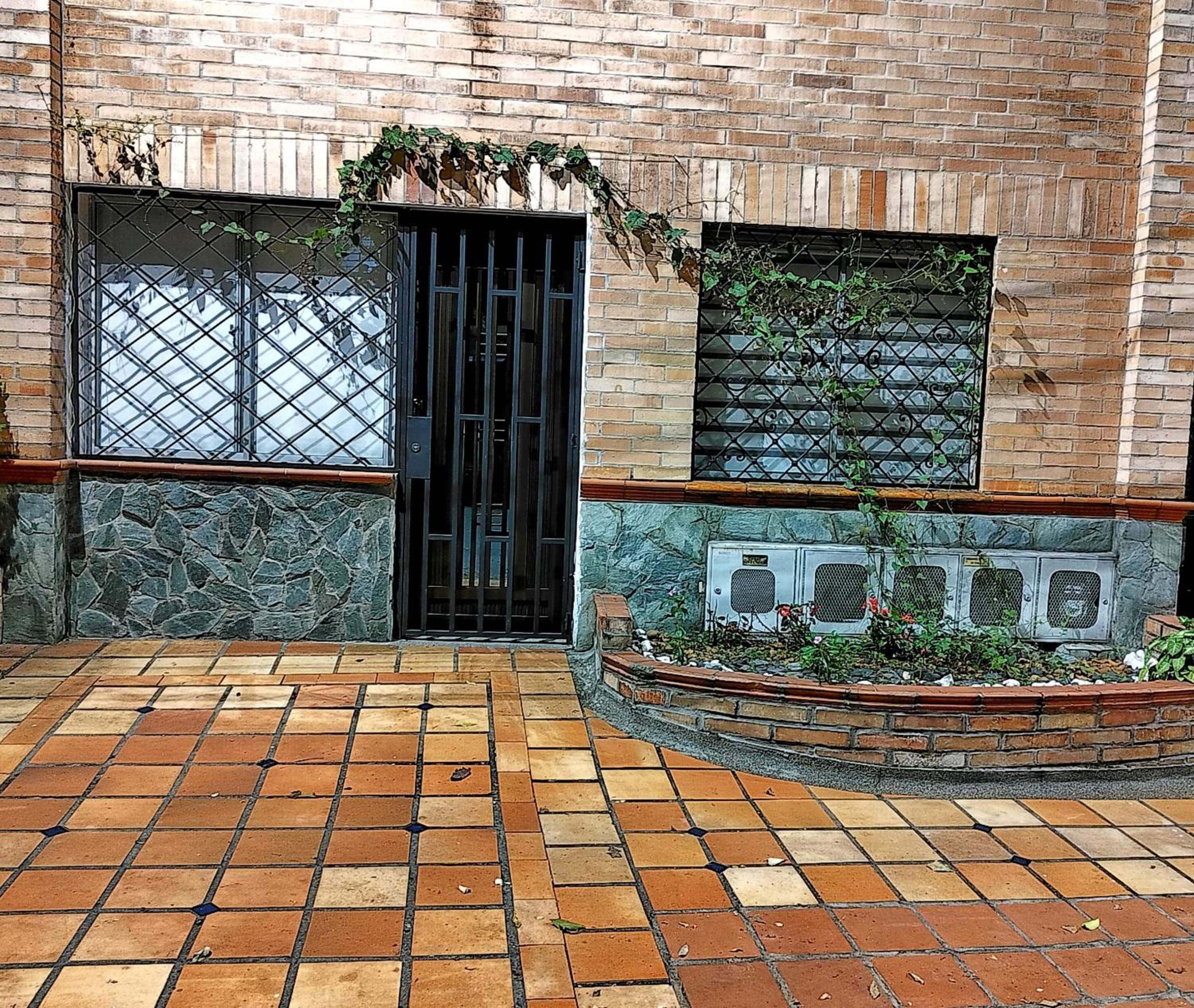Apartaestudio - Laureles 103 Lycaste