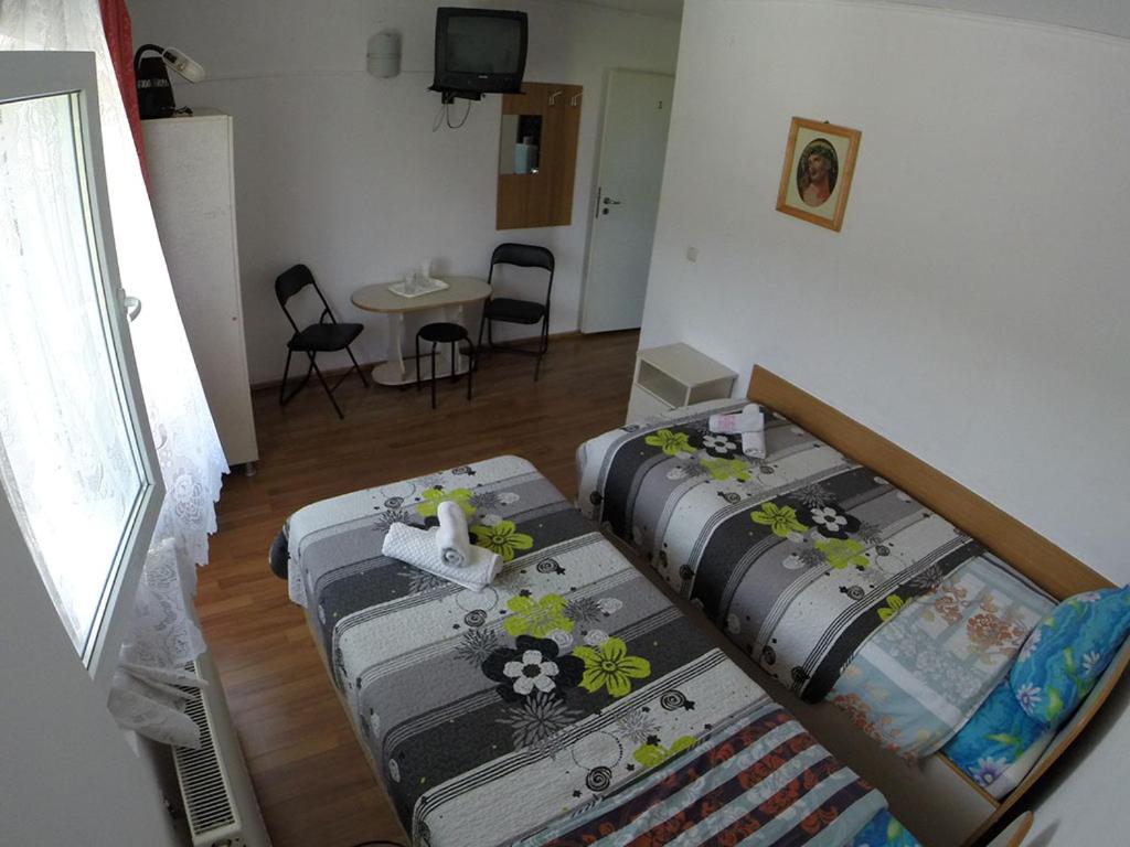 Photo 19