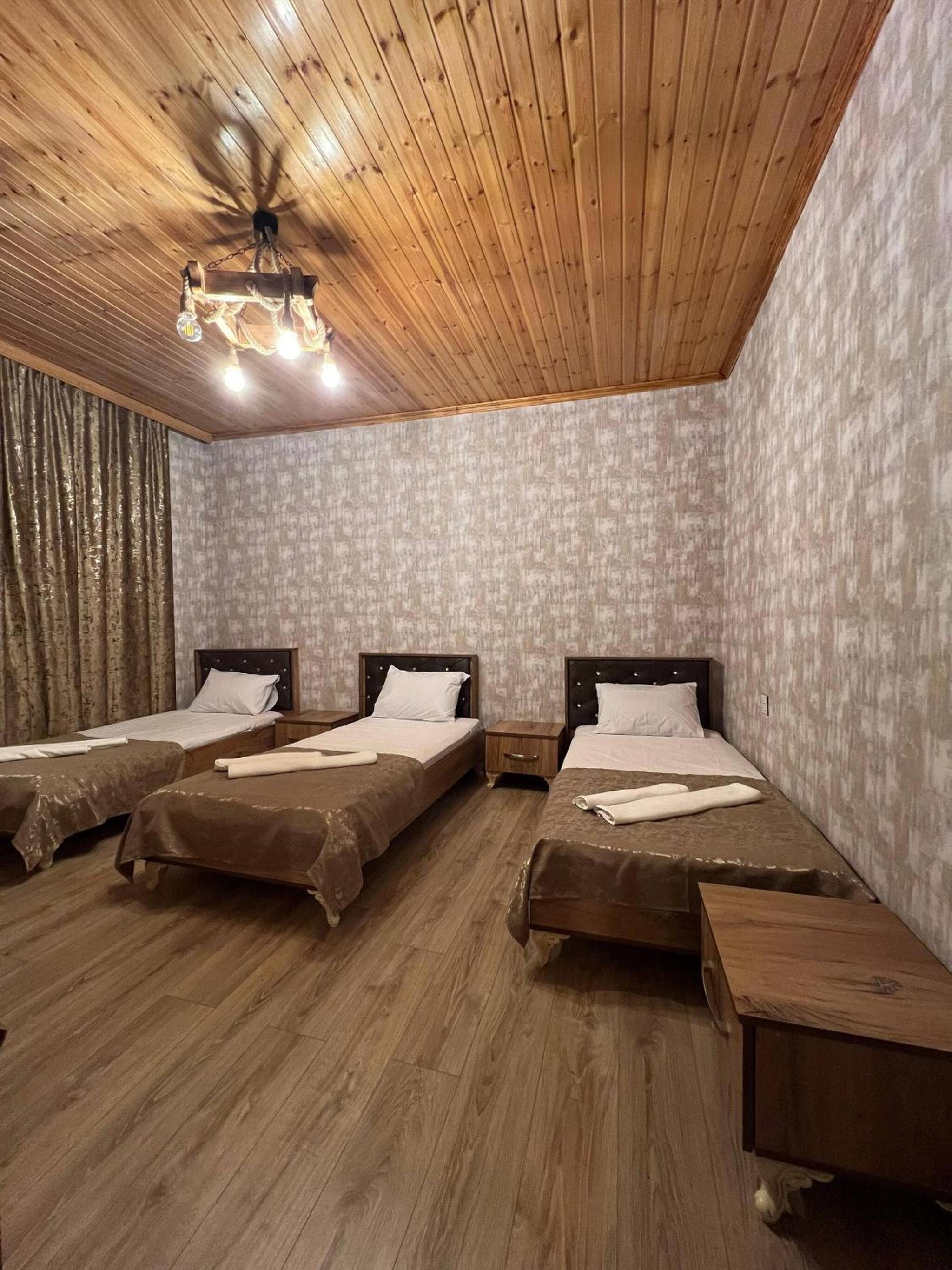 Cozy House With Swimming Pool Near City Center no1