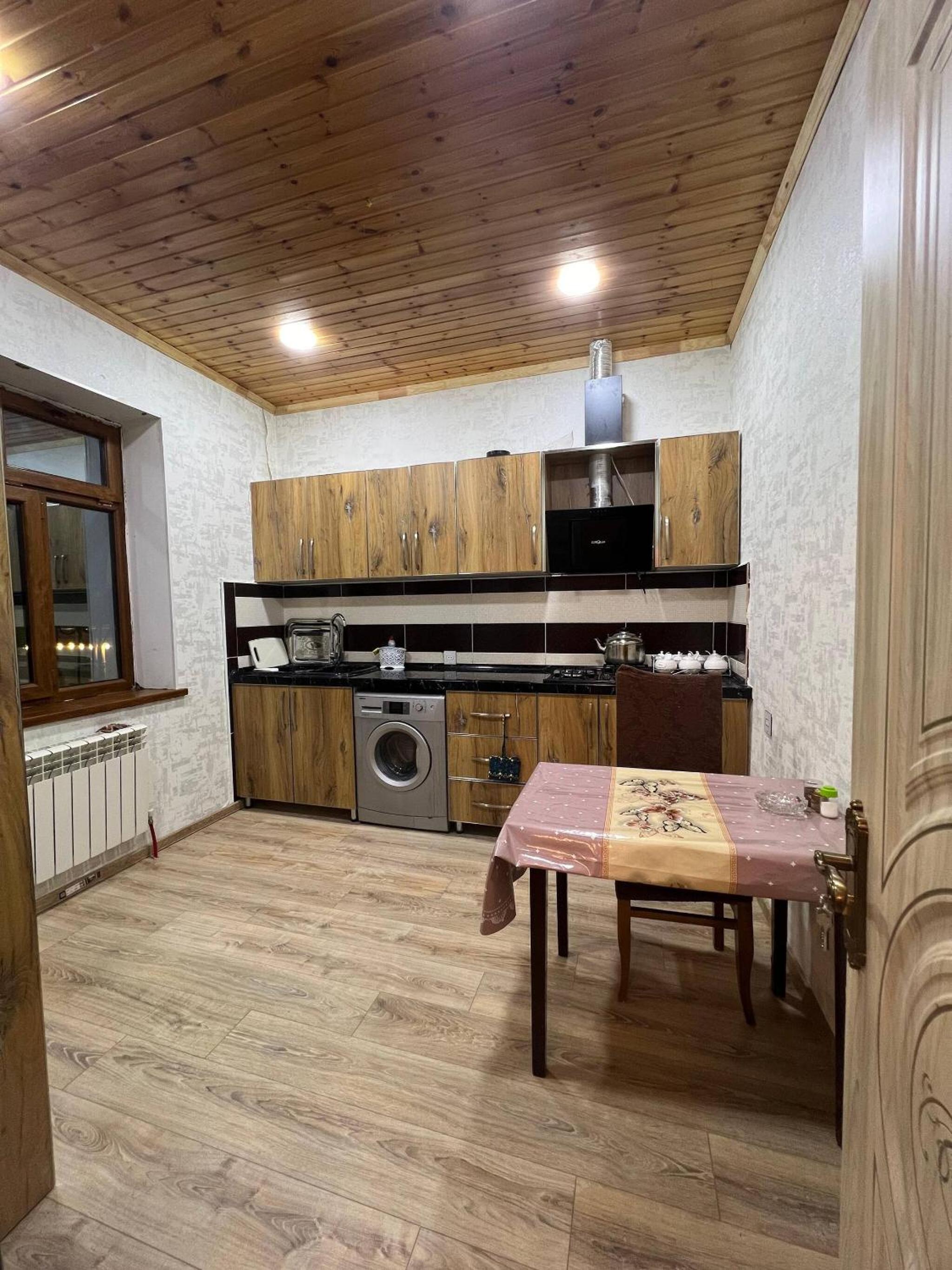 Cozy House With Swimming Pool Near City Center no1