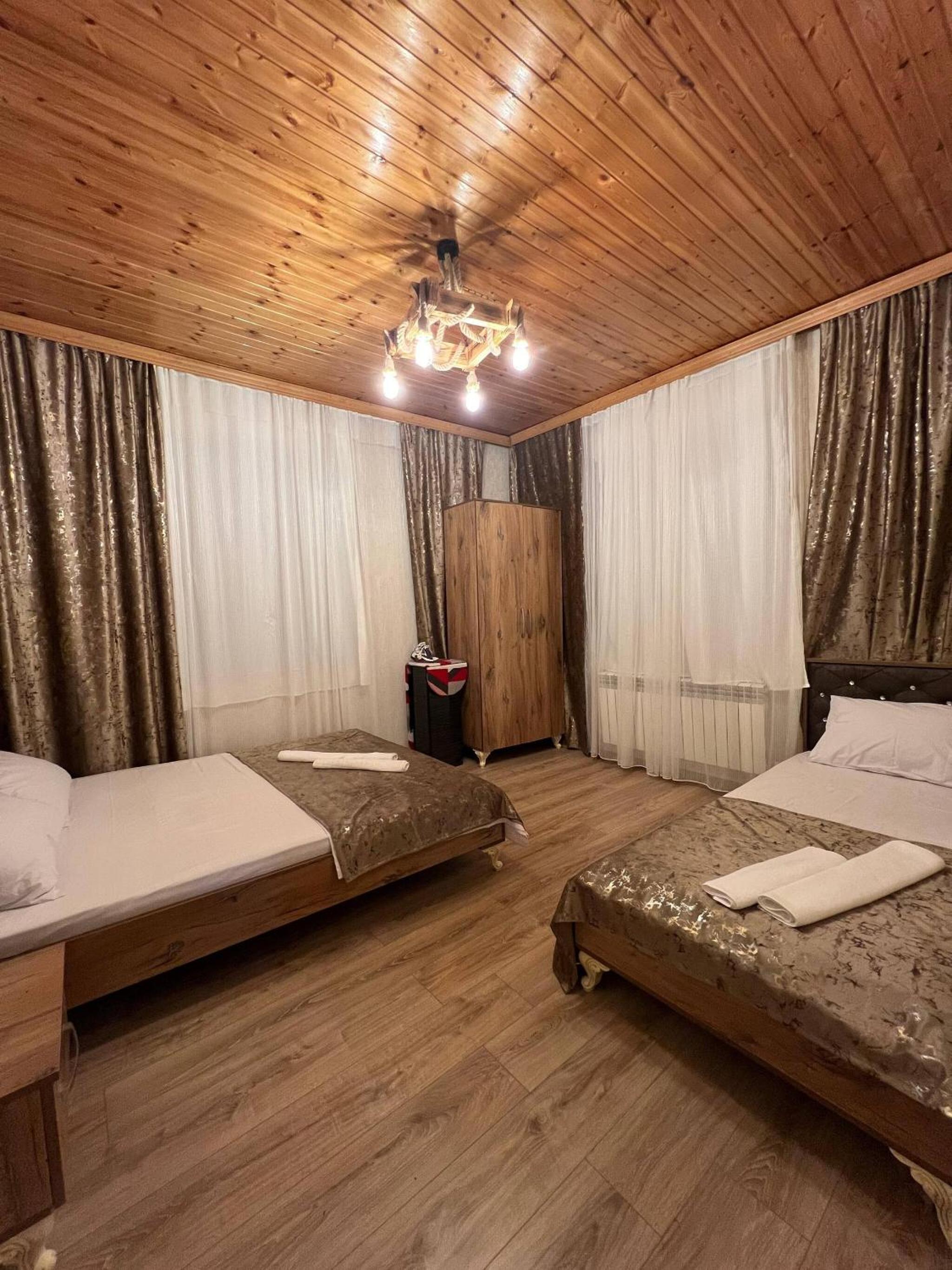 Cozy House With Swimming Pool Near City Center no1