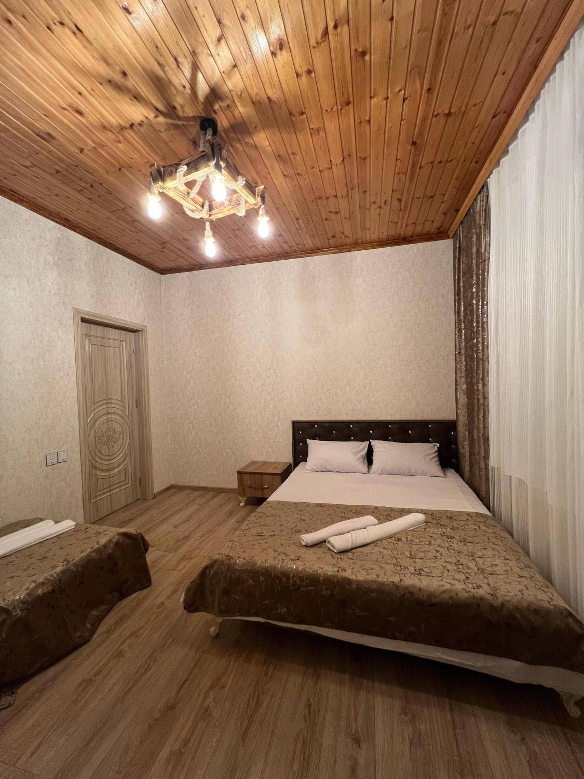 Cozy House With Swimming Pool Near City Center no1