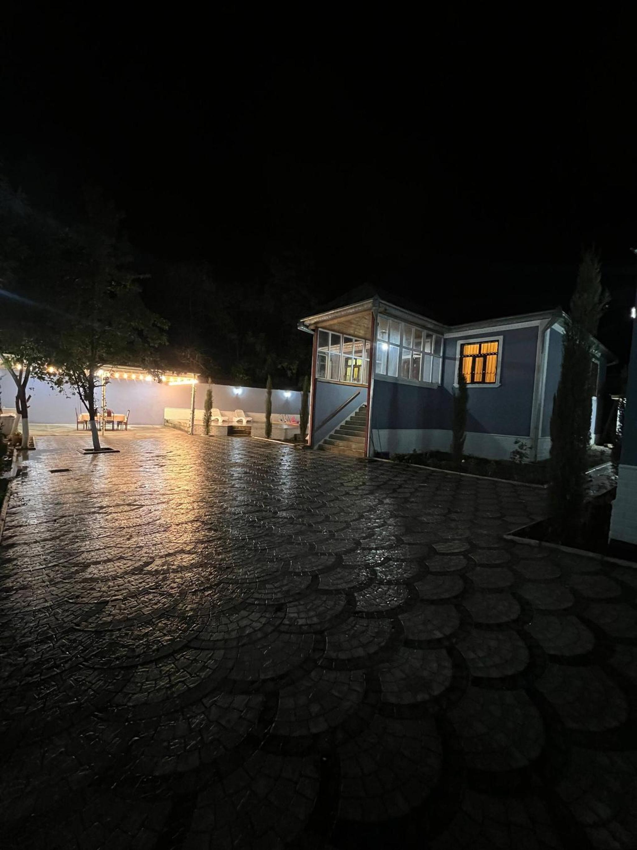 Cozy House With Swimming Pool Near City Center no1