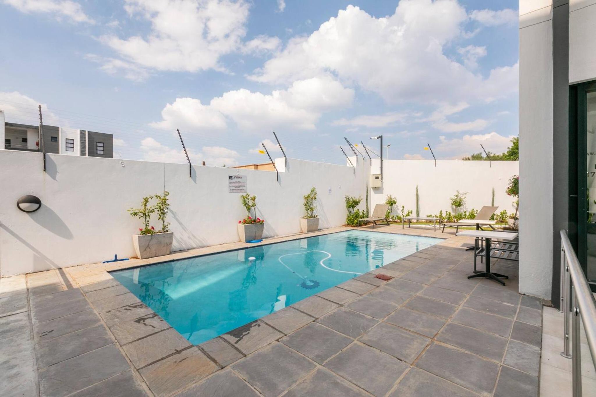 Humble Abode - 93 On New - Midrand