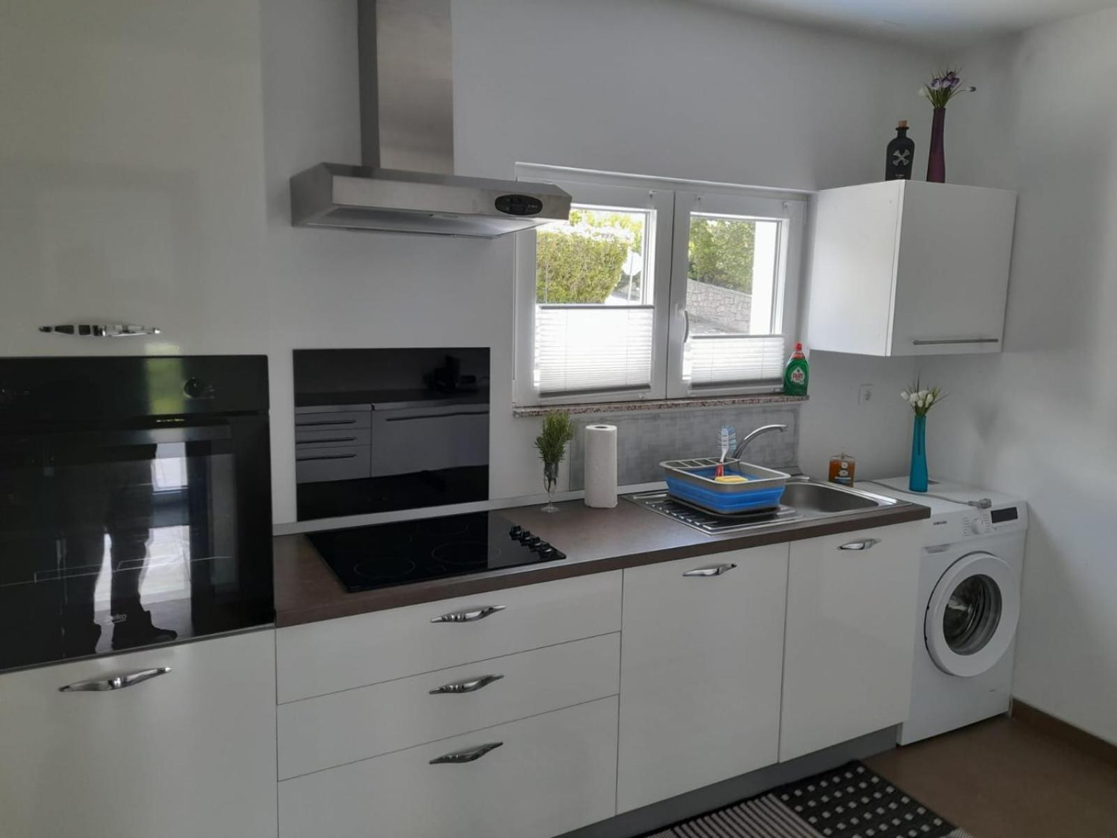 Vera - Luxury Seafront Apartment