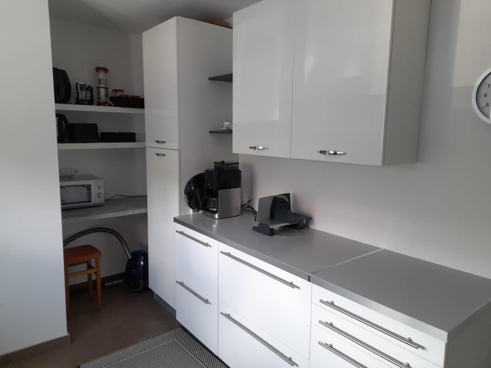 Vera - Luxury Seafront Apartment