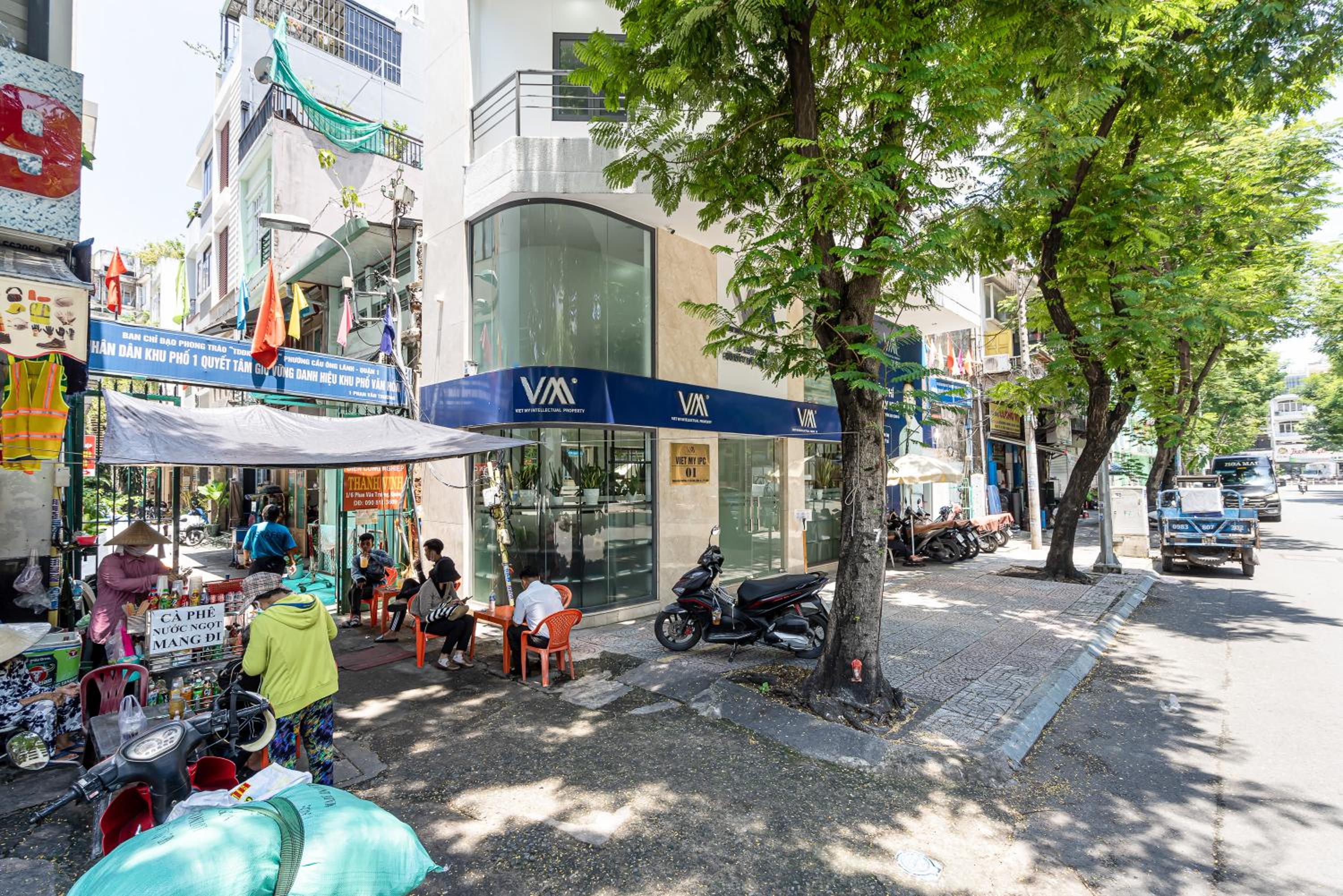 HoLo Central Saigon - Serviced HomeStay