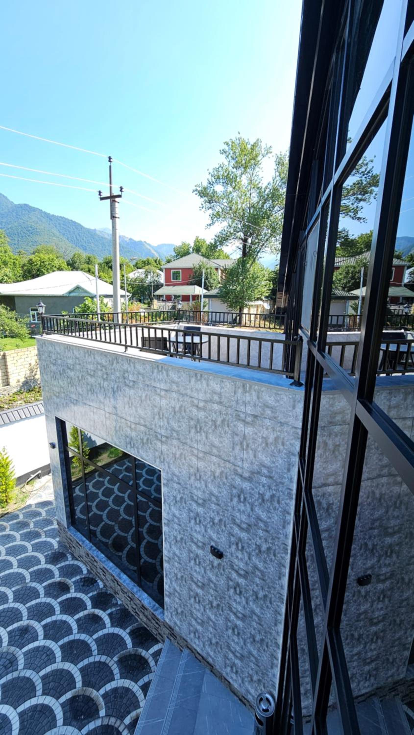 Luxury Milan Mountain Ponoramic Villa, indoor heated pool and jacuzzi with mountain view