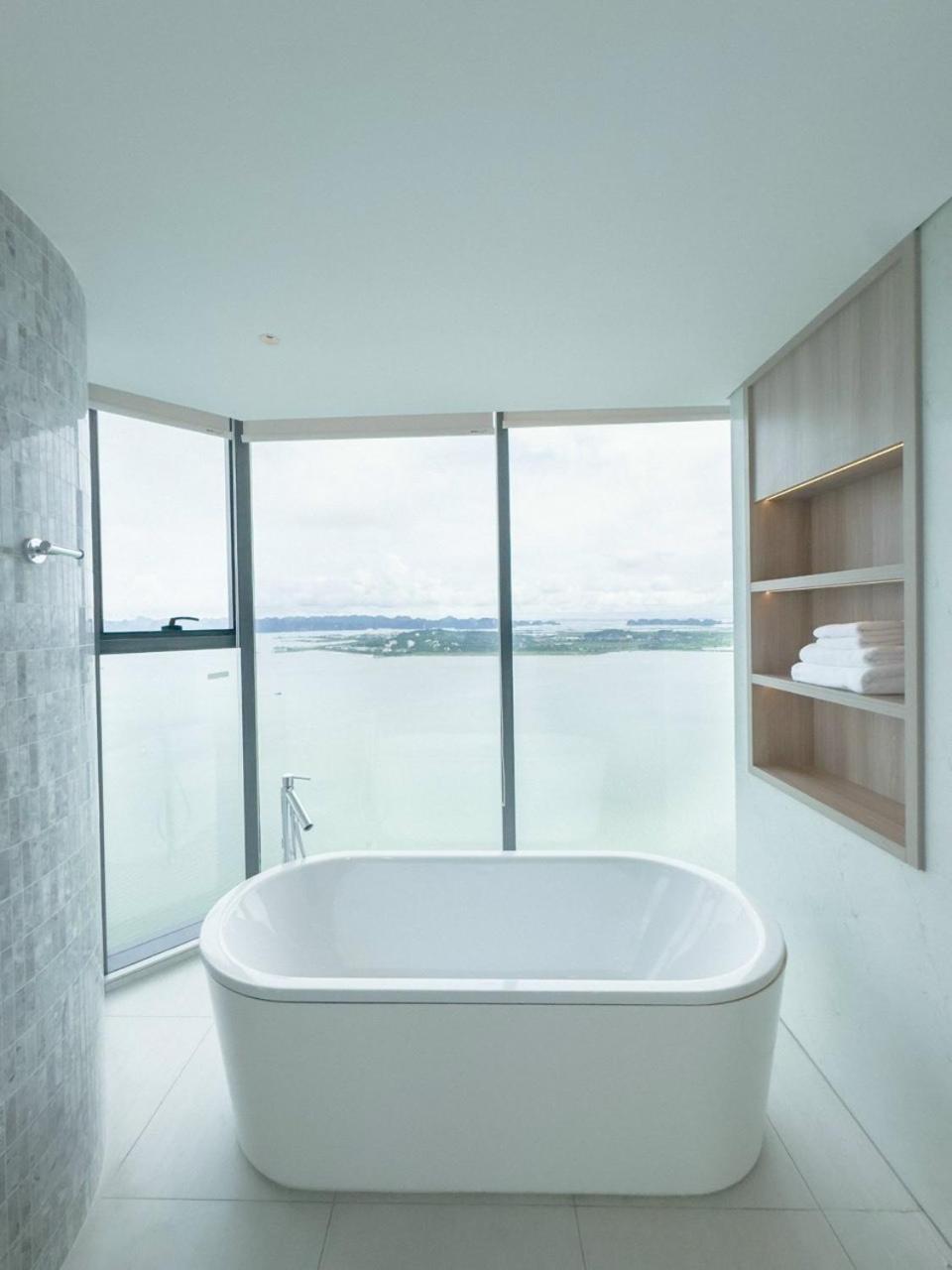Căn hộ trong tòa nhà 5 sao mặt biển - có hồ bơi vô cực - bước chân là ra đến bãi biển view 4
