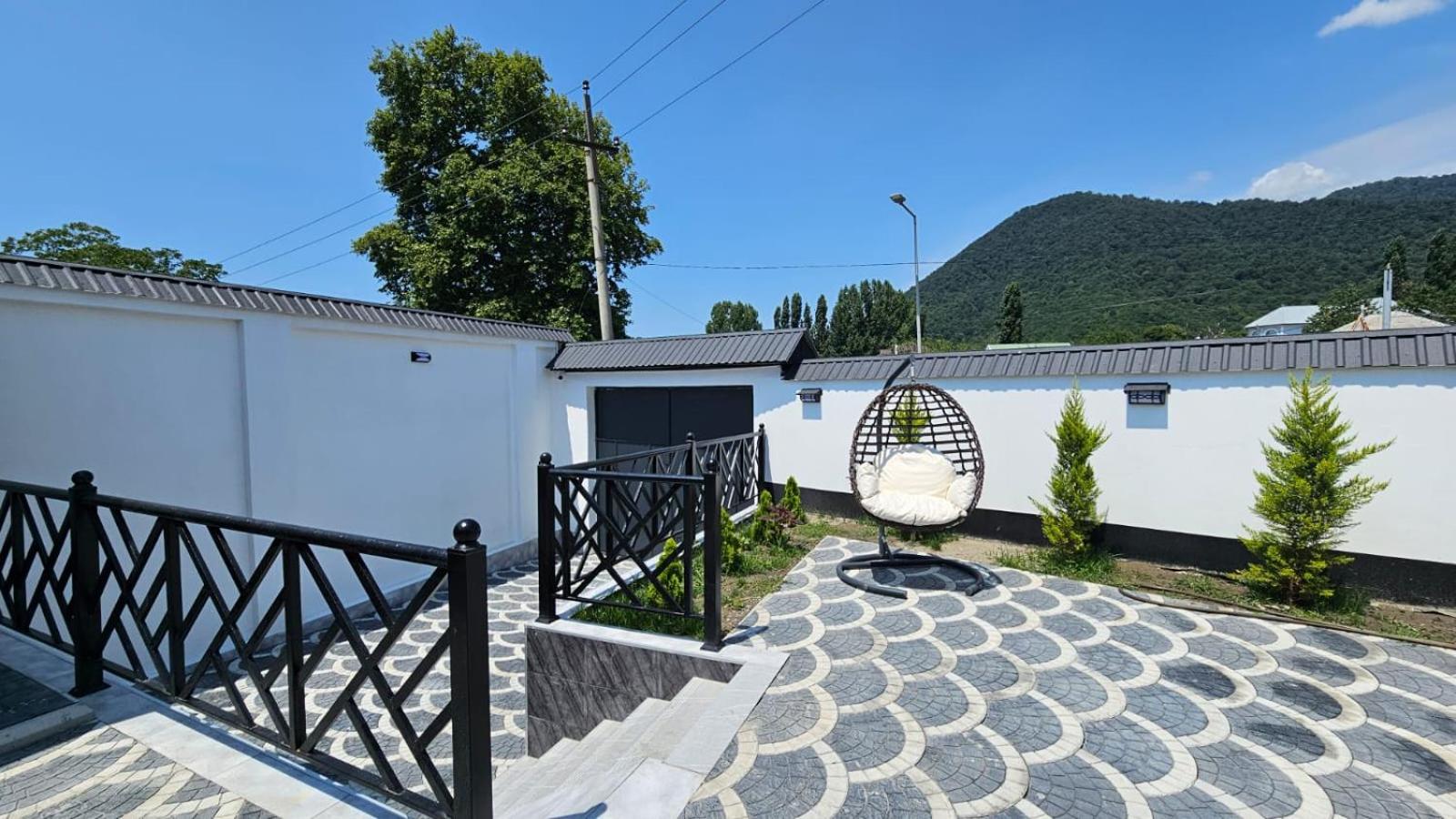 Luxury Milan Mountain Ponoramic Villa, indoor heated pool and jacuzzi with mountain view