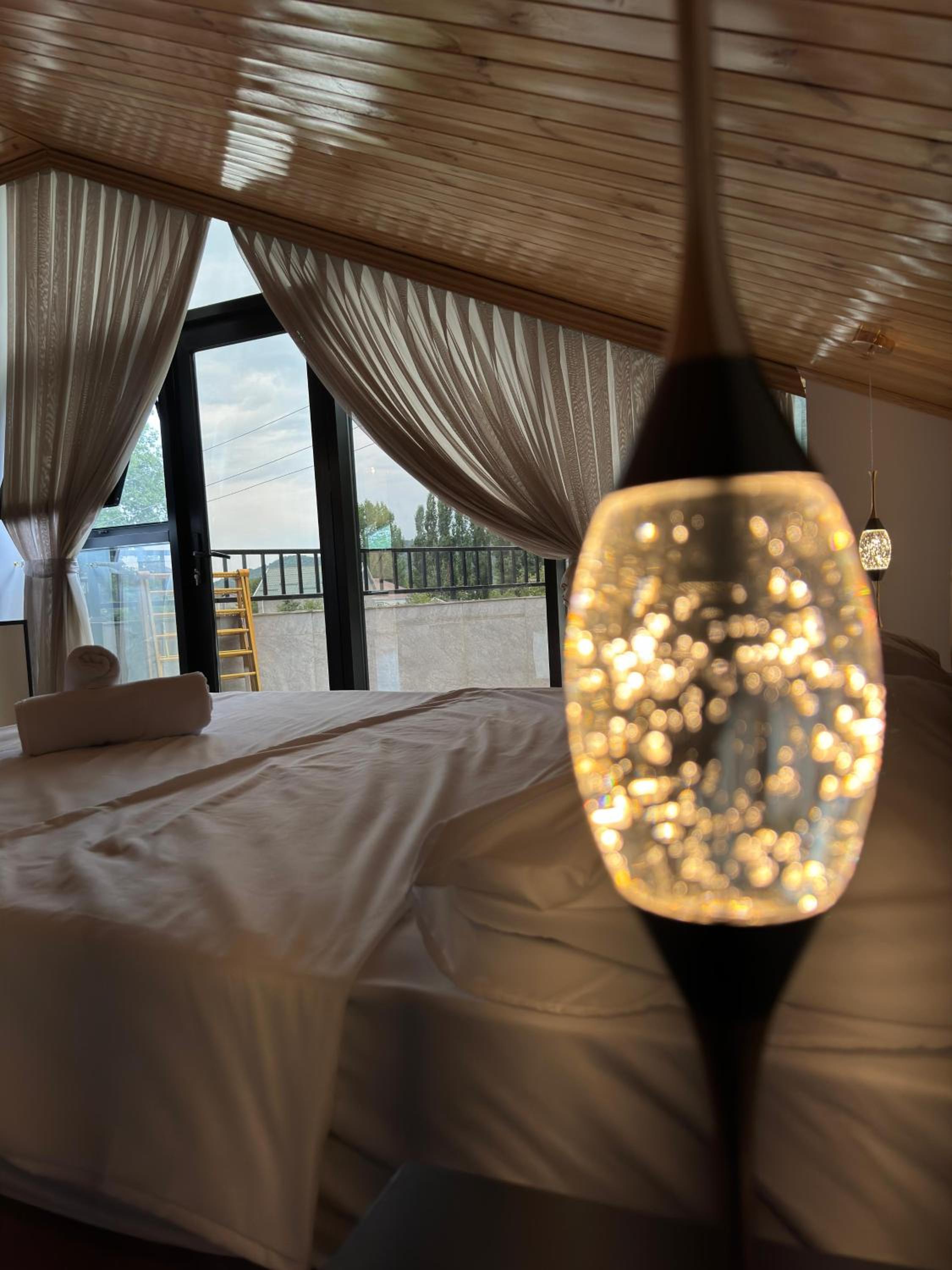 Luxury Milan Mountain Ponoramic Villa, indoor heated pool and jacuzzi with mountain view