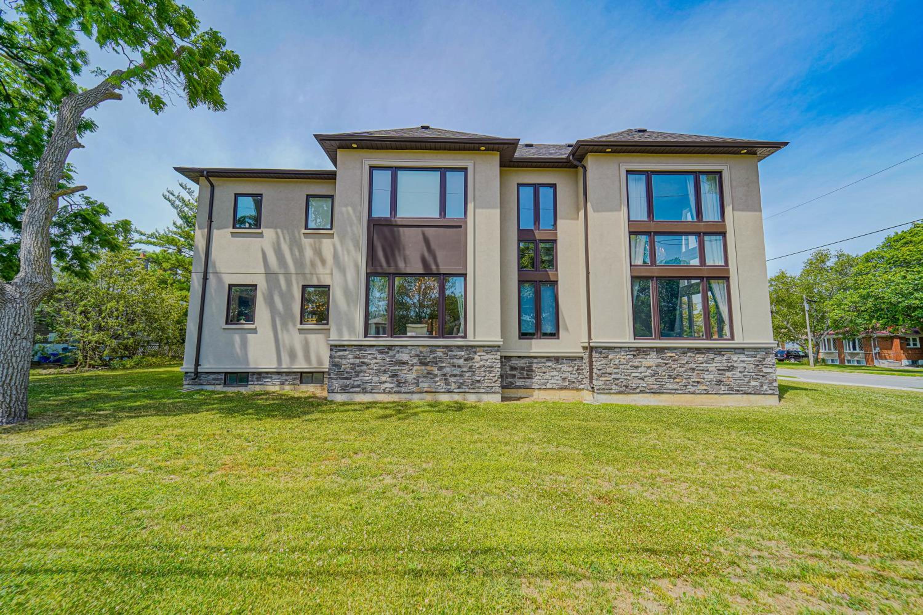 Modernized Five Bedroom Villa