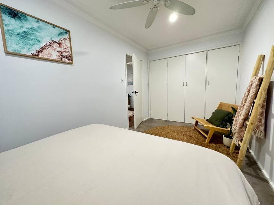 Casa Solé - Calm 1BR Escape by Towradgi Beach