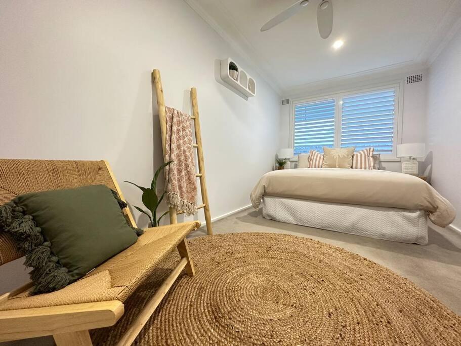 Casa Solé - Calm 1BR Escape by Towradgi Beach