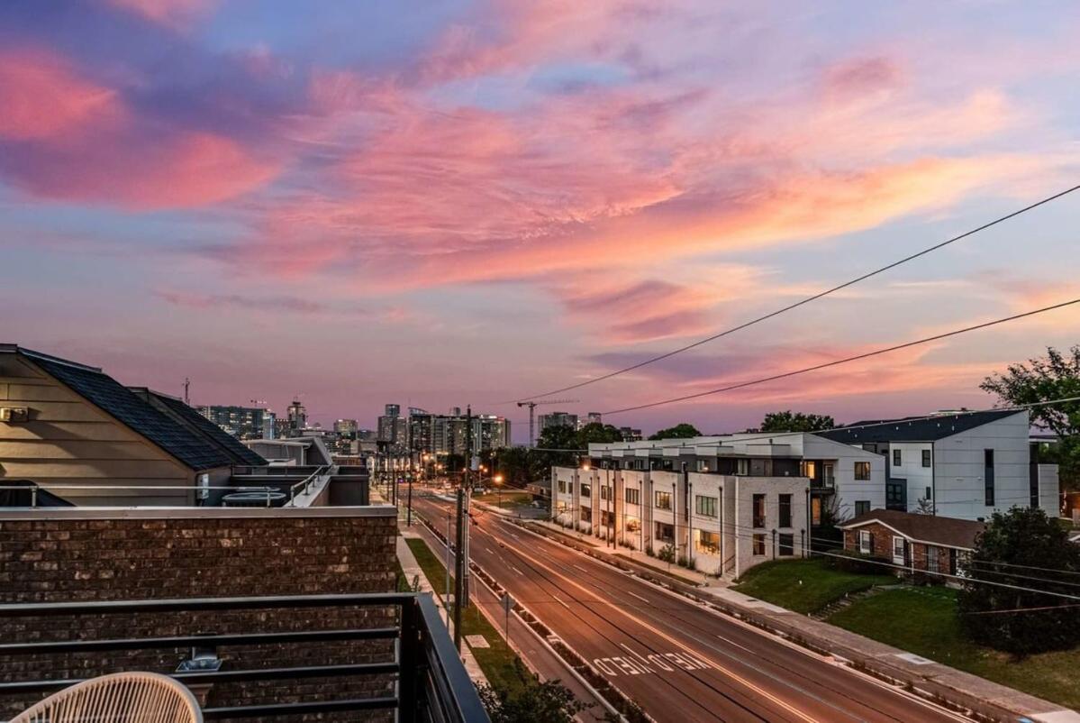Stylish New Gulch Home Rooftop Deck w City Views view 3