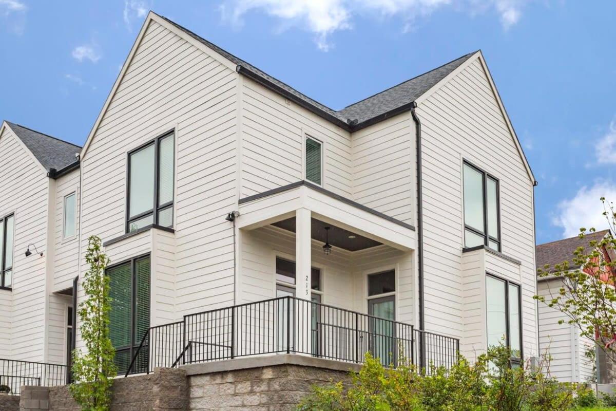 Relaxing Home in East Nash Walk to Shops and Cafes view 5