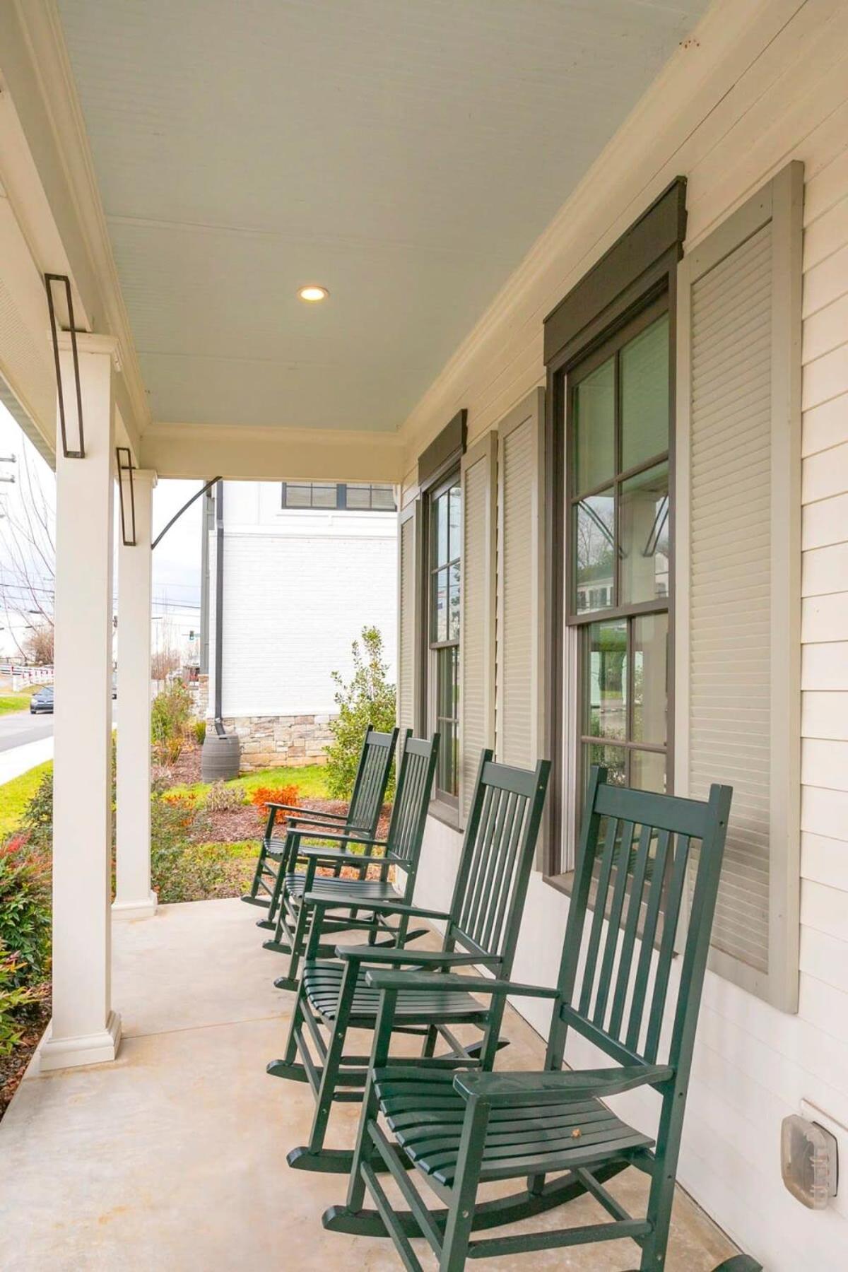 Five Block Walk From Historical Downtown Franklin view 5
