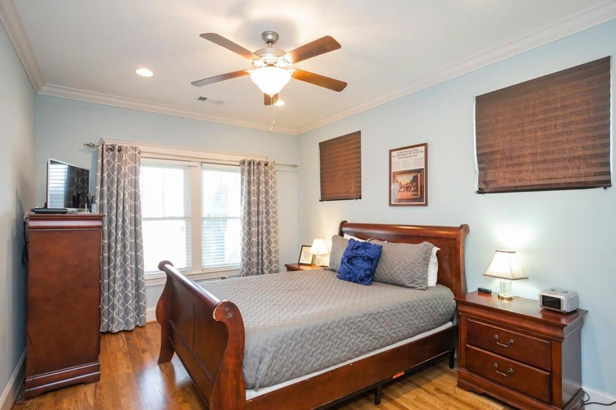 July Discount! Cottage Close to Downtown, Yard view 4