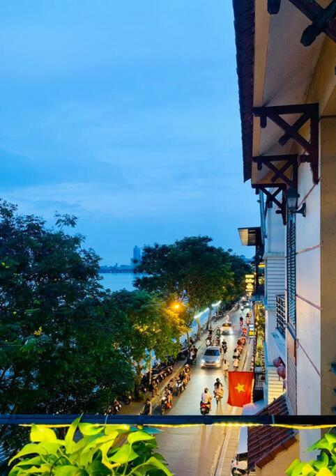 Mhouse 127 waterfront