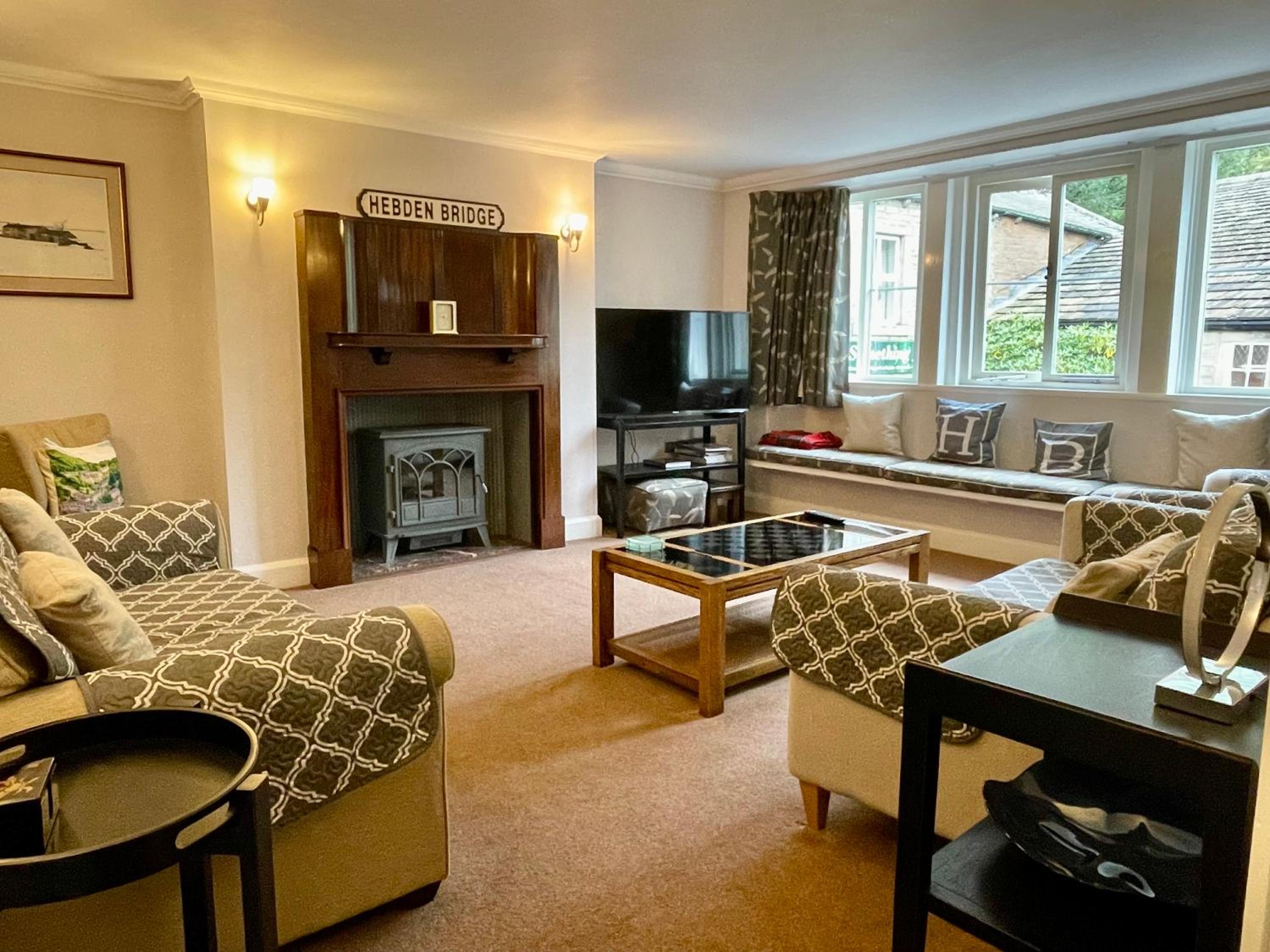 Luxury Hebden Bridge apartment with river views