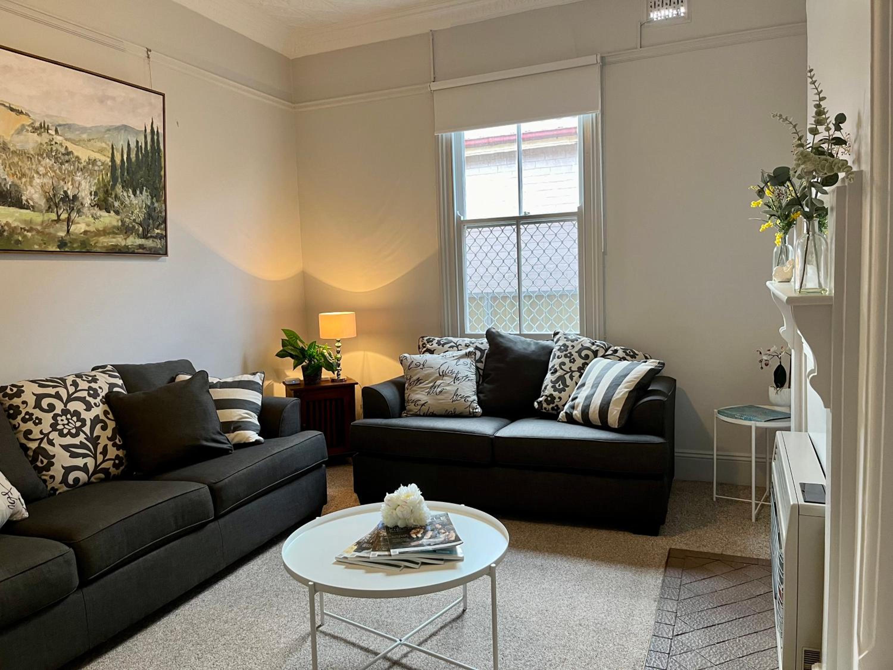 Cottage on Manilla - Bathurst - Centrally located