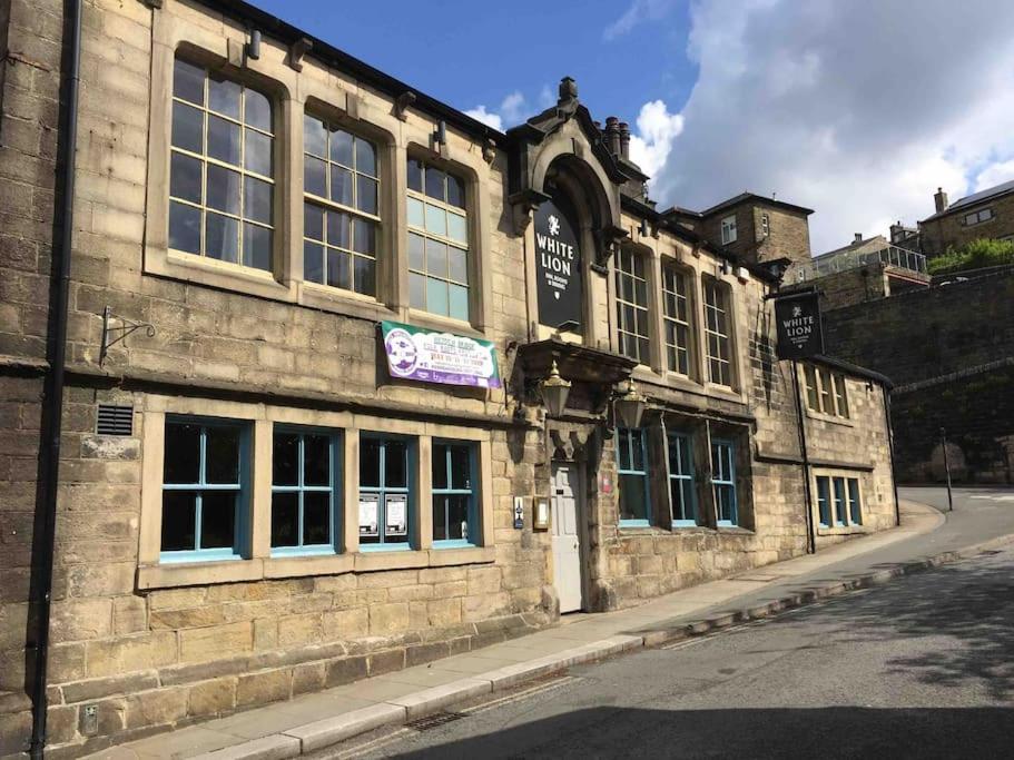 Luxury Hebden Bridge apartment with river views